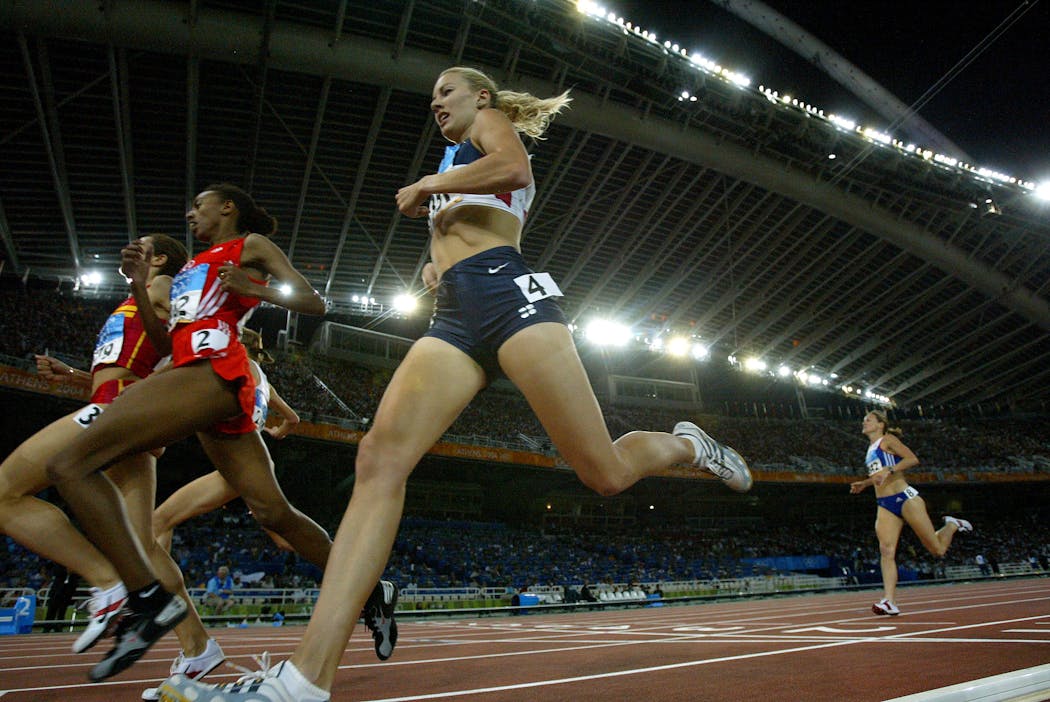 Carrie Tollefson took off with the pack at the start of the Olympic women's 1500m race in Athens.