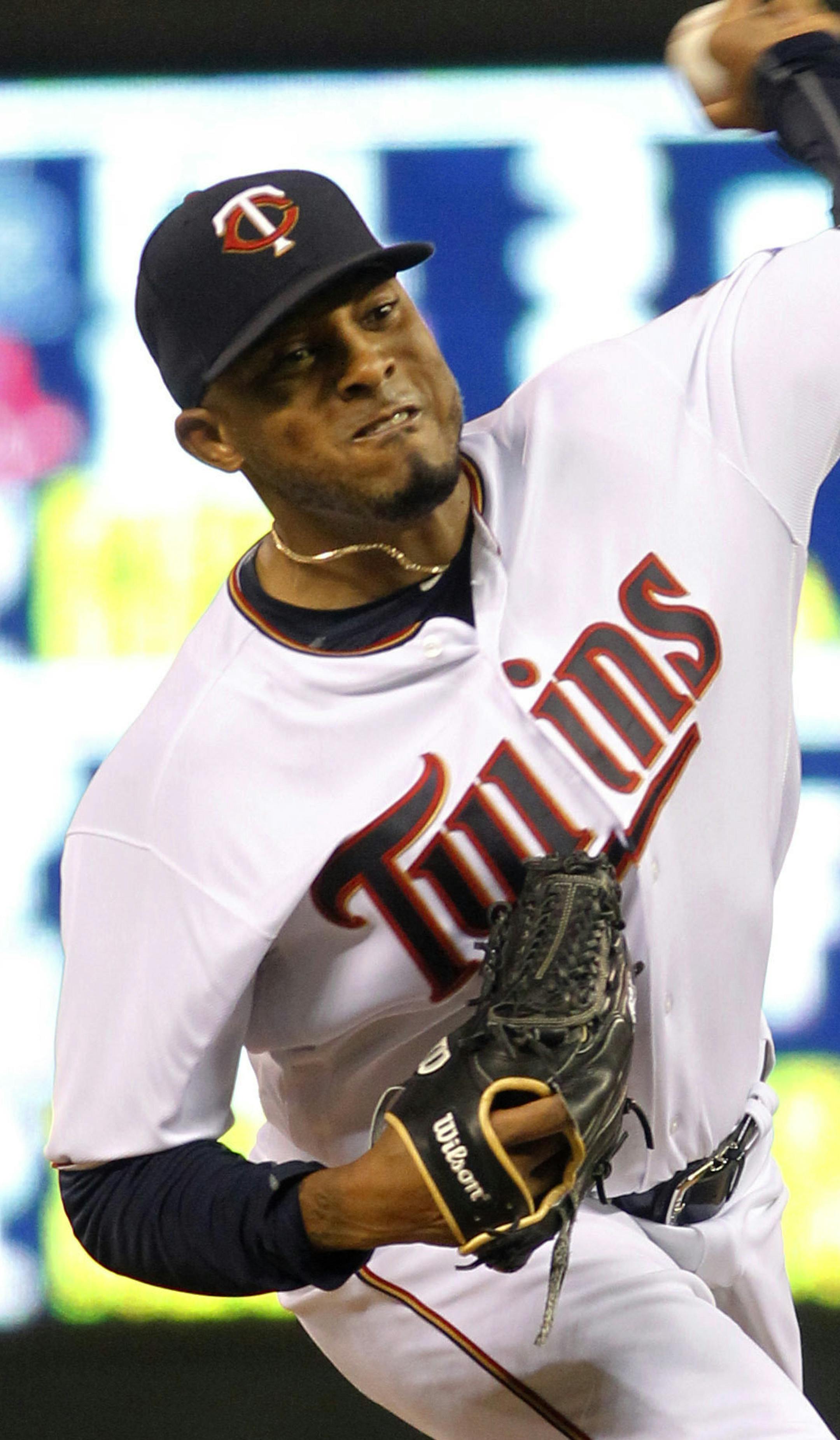 Minnesota Twins relief pitcher Fernando Abad throws during the ninth inning against the Kansas City Royals in a baseball game Tuesday, May, 24, 2016, in Minneapolis. The Royals defeated the Twins 7-4. (AP Photo/Andy Clayton-King)
