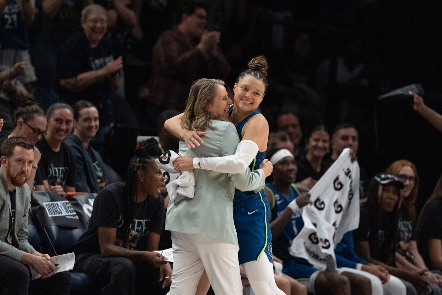 Minnesota Lynx, Kayla McBride outshine Savannah Bananas in Minneapolis
