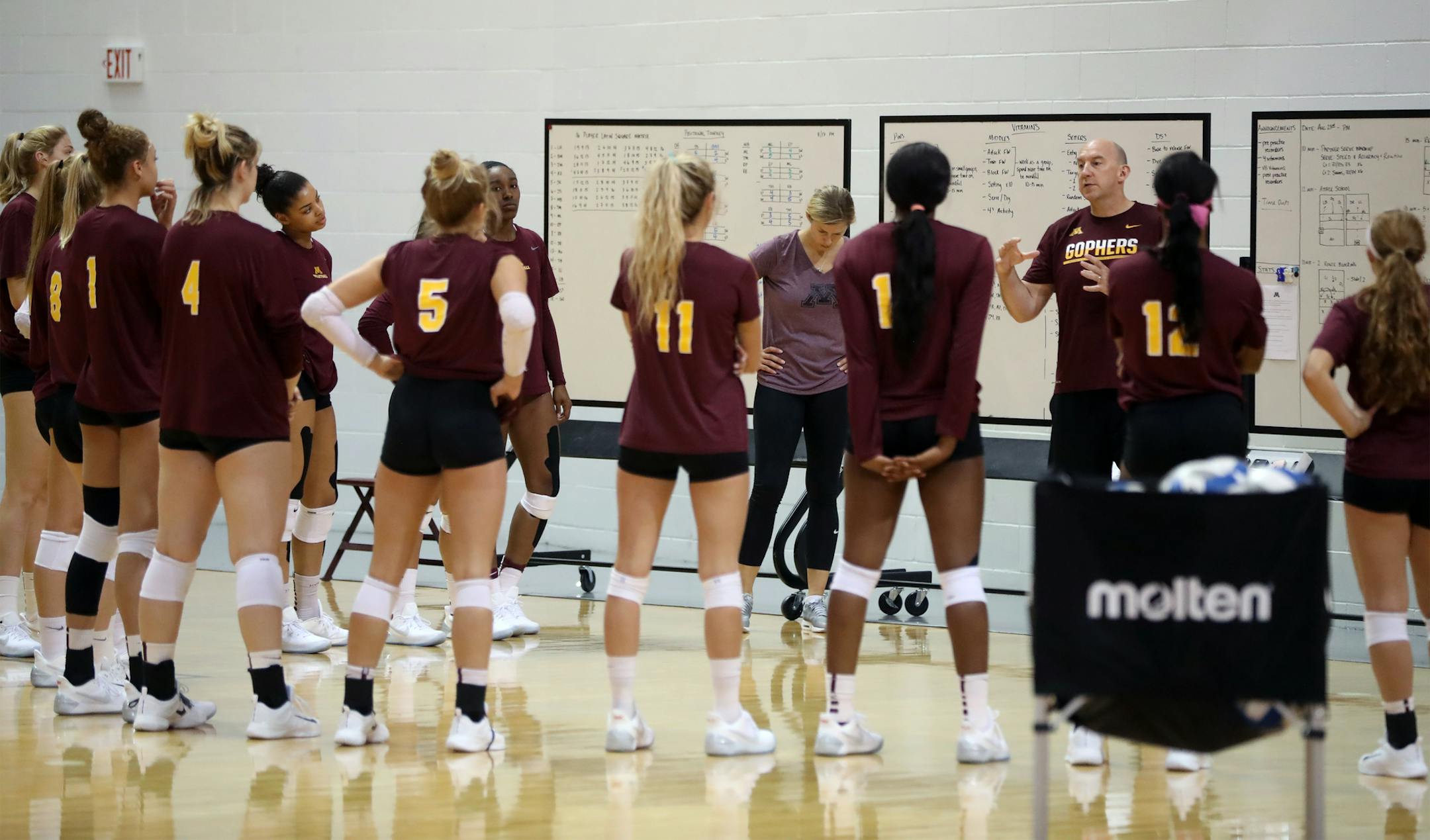 U of M volleyball players goes through drills before the team heads off for a big road trip in Madison on 9/1/2017. ] Richard Tsong-Taatarii ï richard.tsong-taatarii@startribune.com