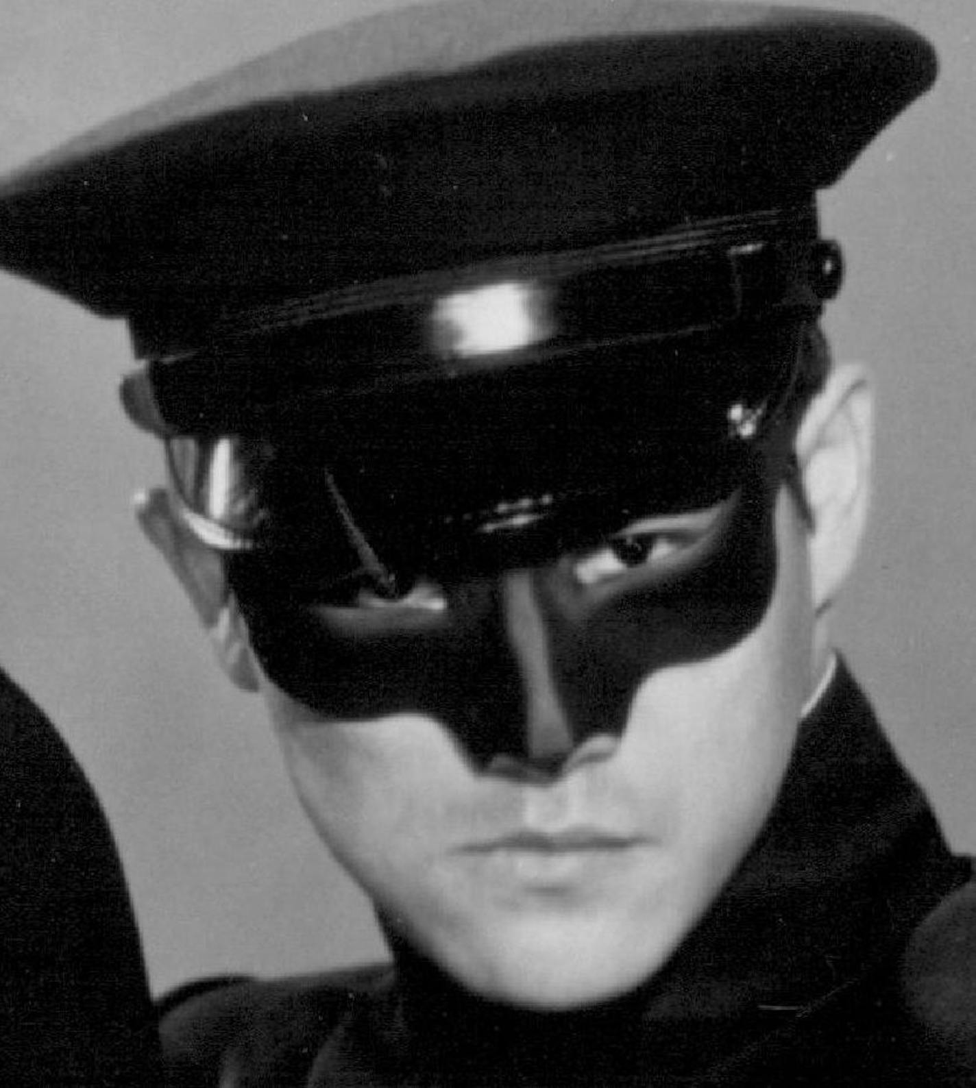 July 8, 1966 Van Williams Another Hollywood personality who will appear on the television screen this fall is Van Williams. Williams plays the part of the Green Hornet, in the series of the same name. Both Johnson and Williams will be appearing at various functions during Aquatennial week.