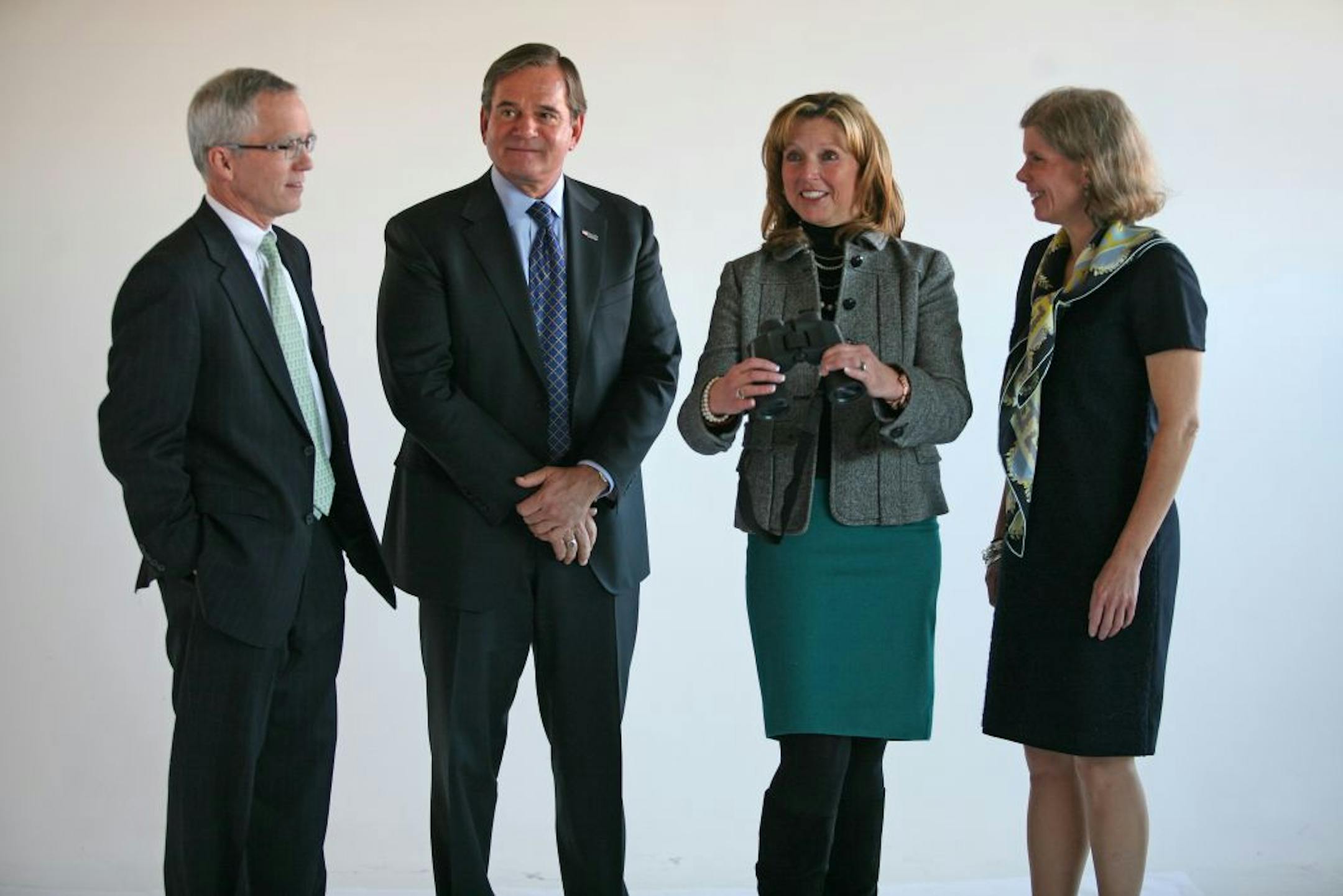Left to right: Biff Robillard, Investment Advisor, hedge fund manager and owner, Bannerstone Capital Management and Robillard Capital Management; John De Clue, chief investment officer, The Private Client Reserve, U.S.Bancorp; Carol Schleif, regional chief investment officer, Asset Management, Abbot Downing, Wells Fargo, and Erica Bergsland, director of research and trading, Advantus Capital Management.