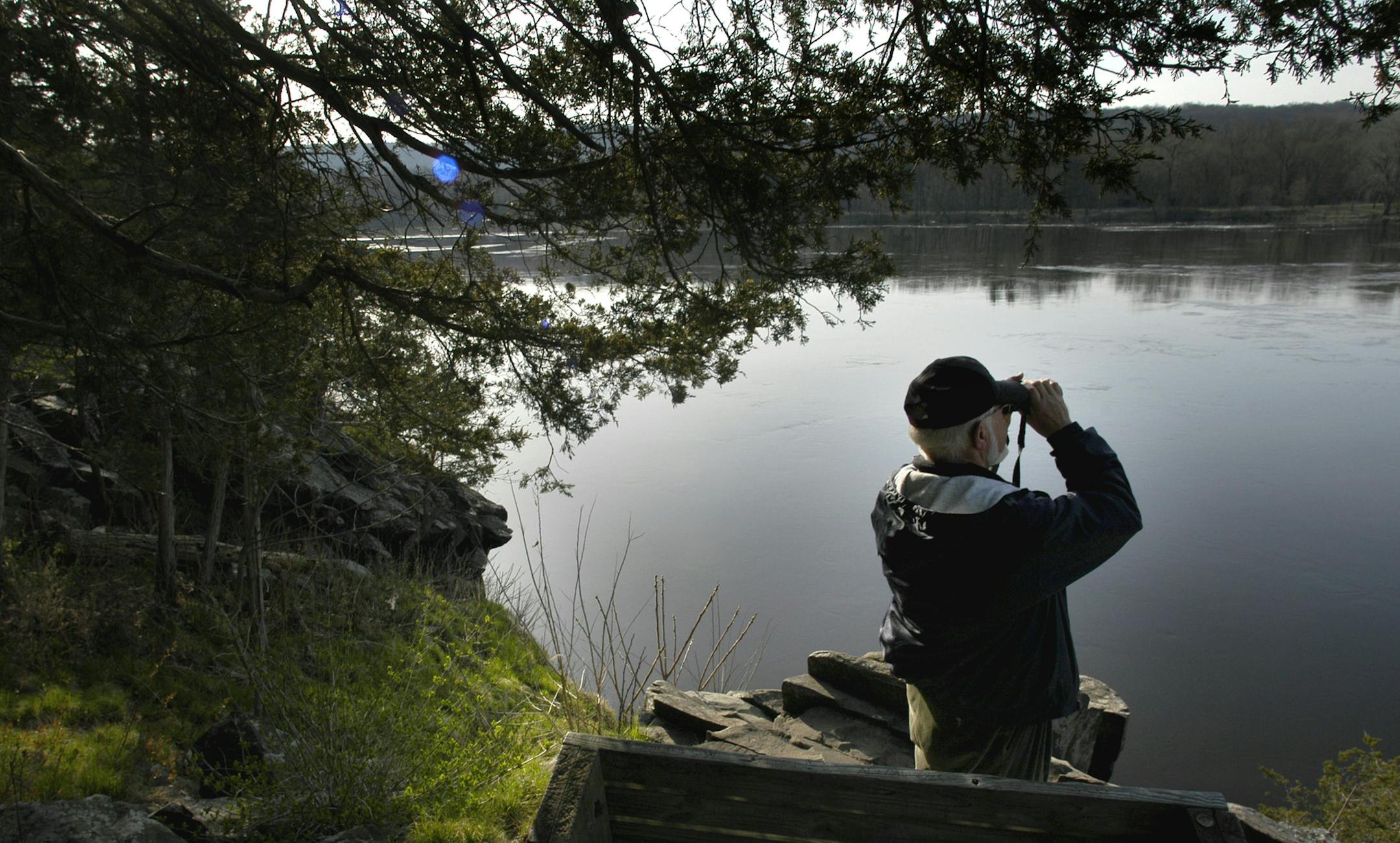 Renown Minnesota birder and author Bob Janssen ORG XMIT: MIN2015052017163276