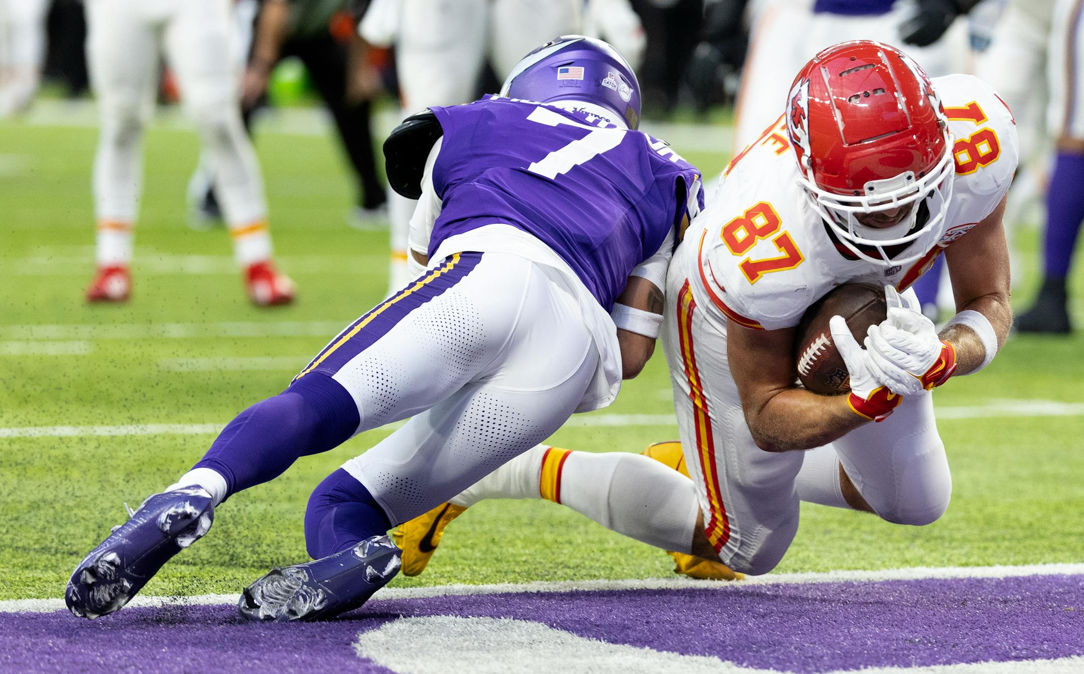 Kansas City Chiefs tight end Travis Kelce (87) scores a touchdown in the third quarter.