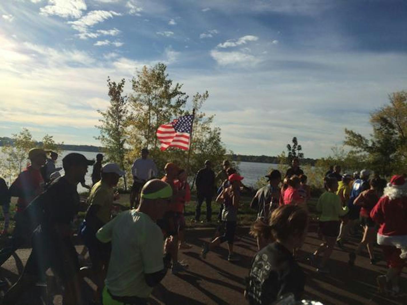 Marathon racers at Lake Calhoun.