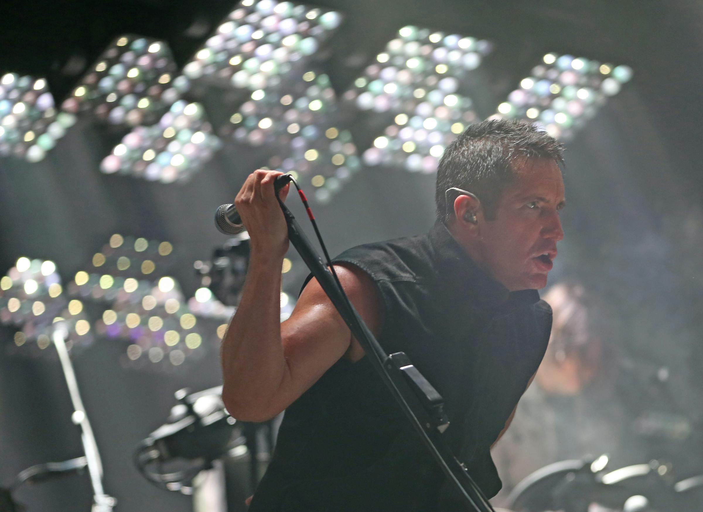 Review: 6 ways Nine Inch Nails’ St. Paul concert hurt so good