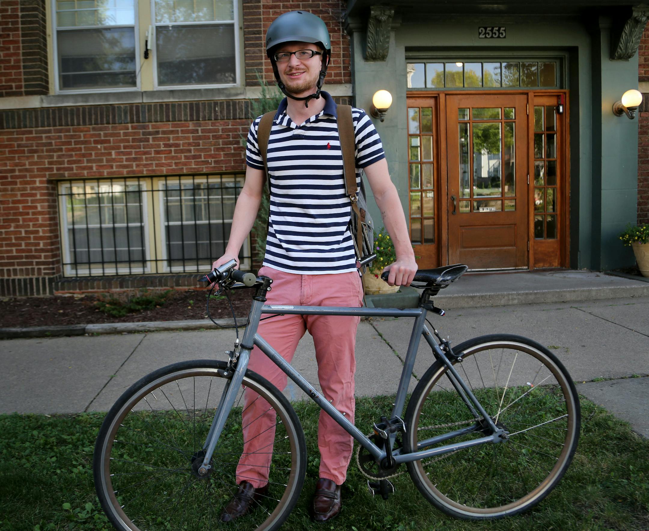 Michael Johnson of Minneapolis was on his way to work at US Bank via his bike Wednesday, Sept. 13, 2017, in Minneapolis, MN. ] DAVID JOLES ï david.joles@startribune.com iCycle, an occasional biking series** Michael Johnson ,cq