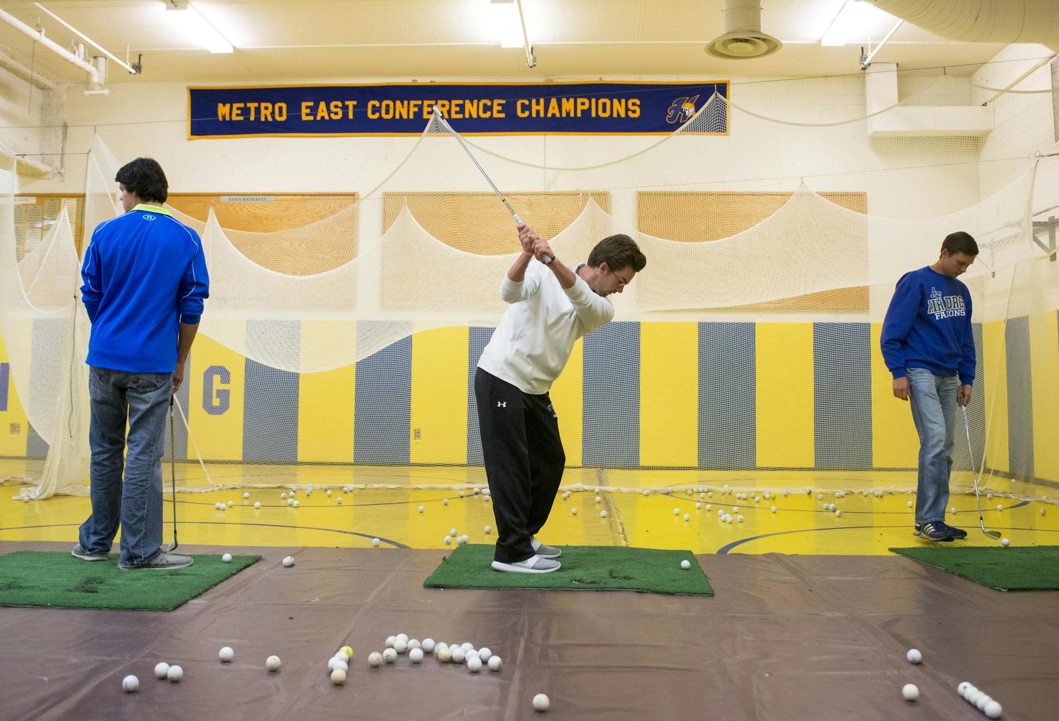 Hastings senior Matt Radke practices with teammates.] BRIDGET BENNETT SPECIAL TO THE STAR TRIBUNE • bridget.bennett@startibune.com Friday, March 27, 2015 at Hastings High School in Hastings, MN.