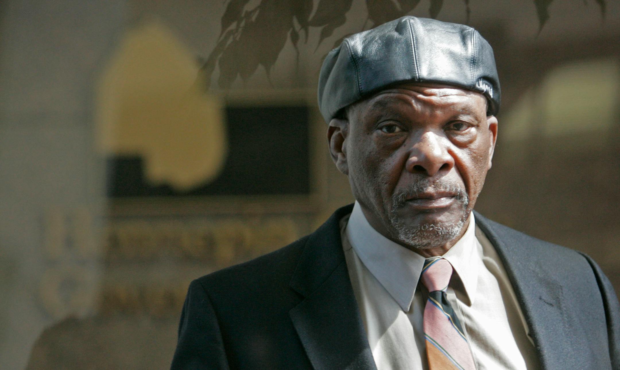 Ex-Viking Carl Eller stopped beforeheading upstairs for his hearing.