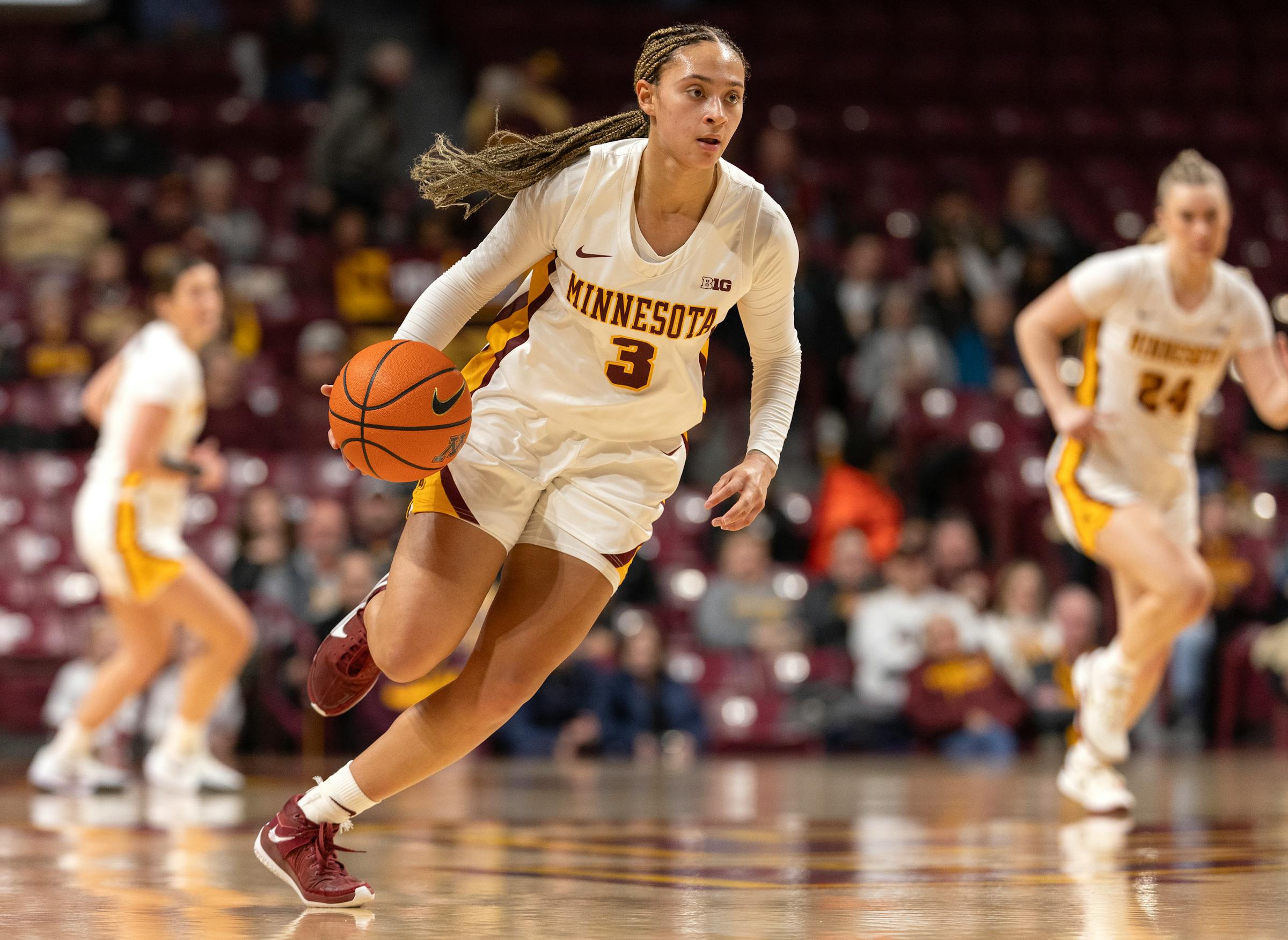 Point guard emerges for Gophers women’s basketball team