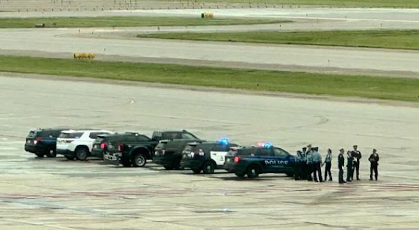 Travelers waiting to board MSP flight to Hartford told of special passenger: Officer Jamal Mitchell - Vimarsana News