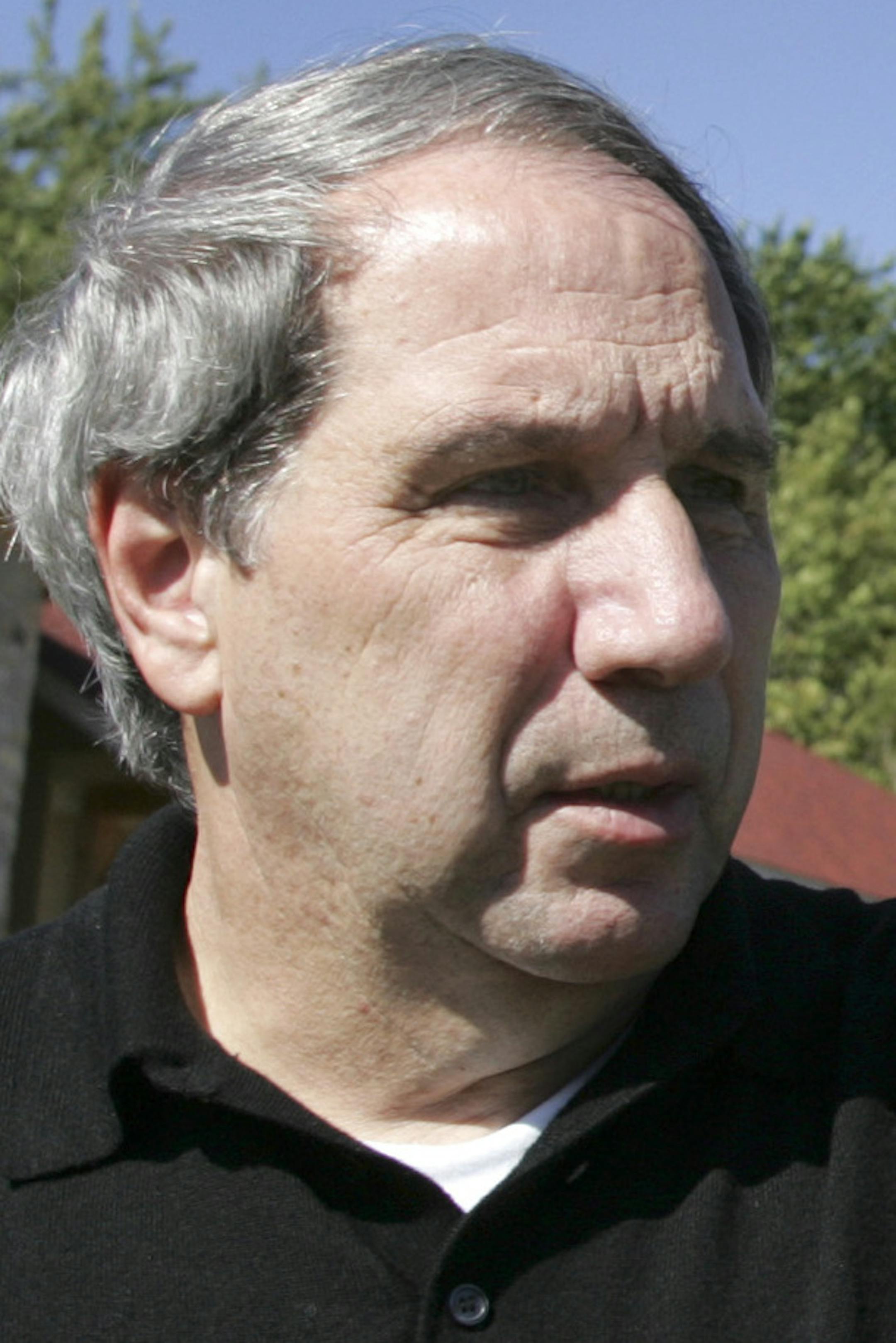 Jennifer Simonson/Star Tribune Minnetonka, MN-Fri., Sept. 30, 2005 Portico developer Keith Waters. GENERAL INFORMATION: Portico development in Minnetonka. Developer Keith Waters has incorporated lots of shared green space and "mother-in-law apartments" in this new development. ORG XMIT: MIN2013081713584502