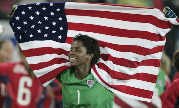 Briana Scurry celebrated the 2004 gold medal in Athens.
