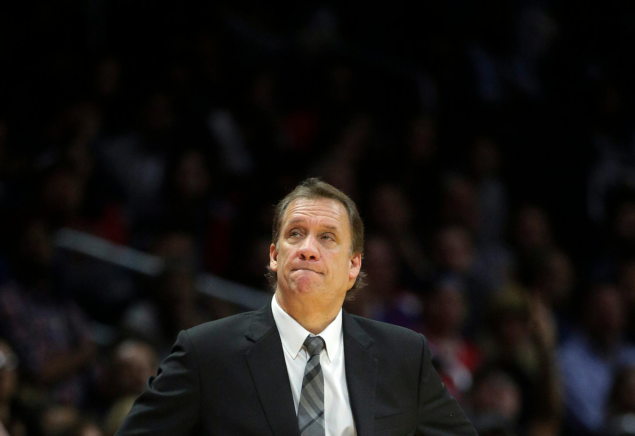 Wolves coach Flip Saunders.