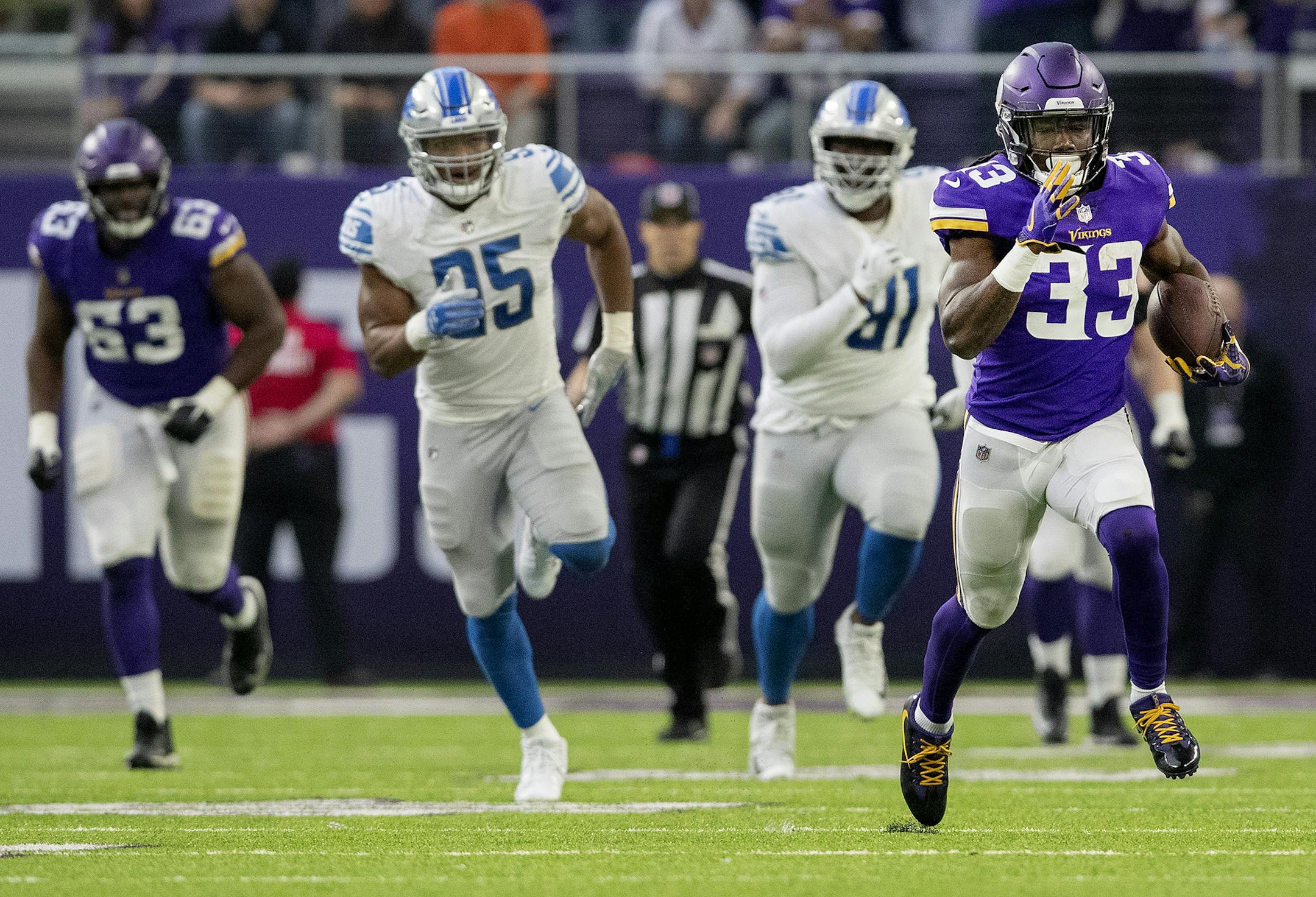 Dalvin Cook (33) broke away during a 70-yard run in the second quarter. ] CARLOS GONZALEZ ï cgonzalez@startribune.com ñ Minneapolis, MN ñ November 4, 2018, US Bank Stadium, NFL, Minnesota Vikings vs. Detroit Lions