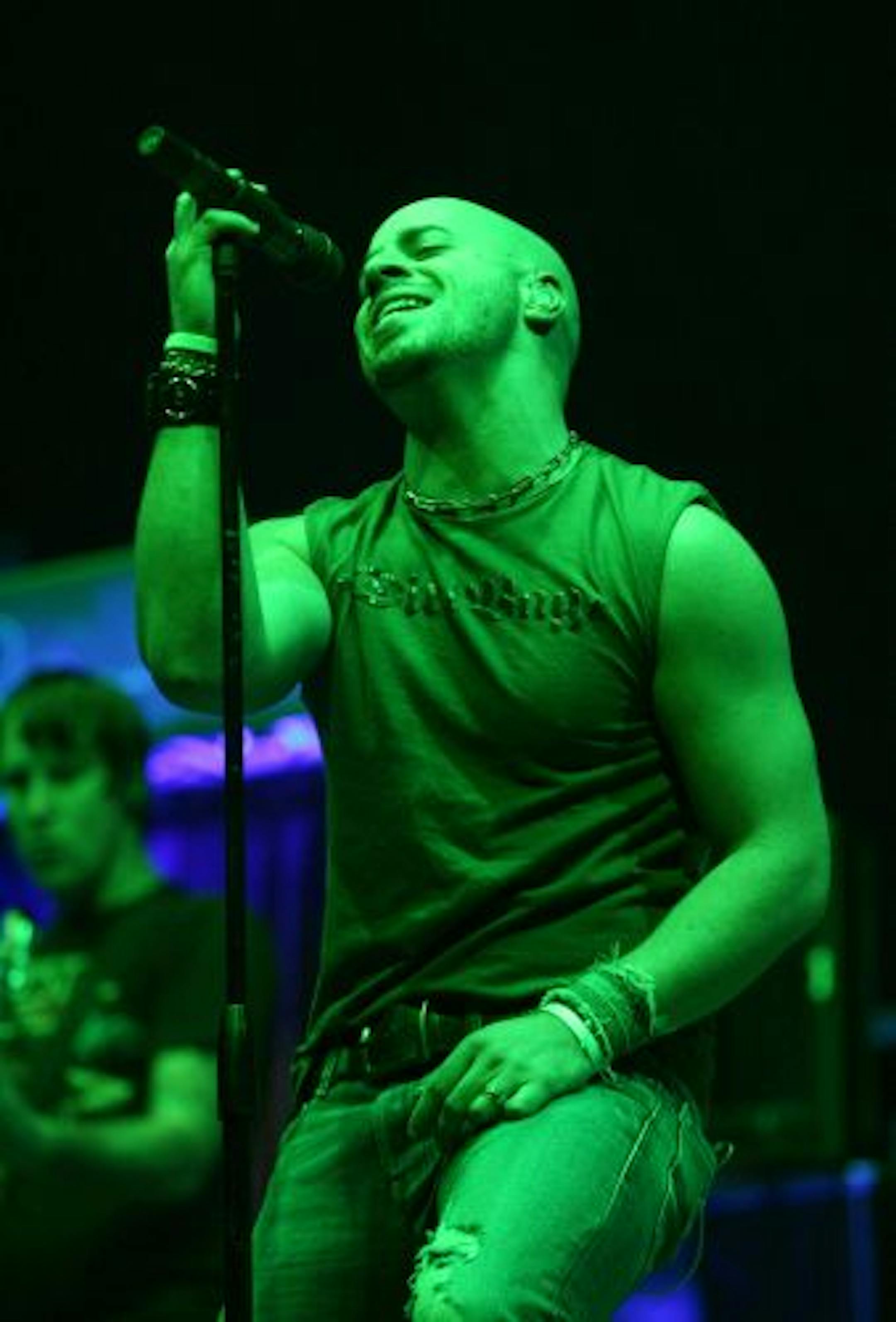 Chris Daughtry.