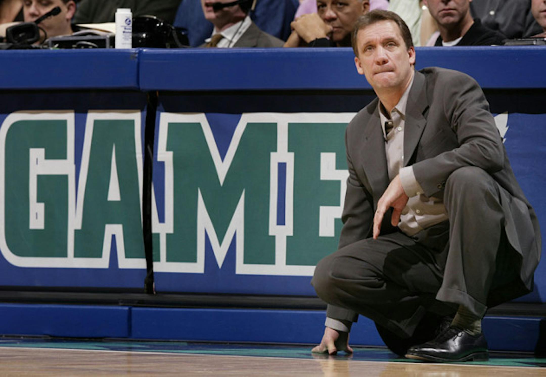 Carlos Gonzalez/Star Tribune February 4, 2005, Target Center, Minneapolis, MN, NBA - Minnesota Timberwolves vs. Houston Rockets, Minnesota head coach Flip Saunders, during the 1st half of Friday night's game.