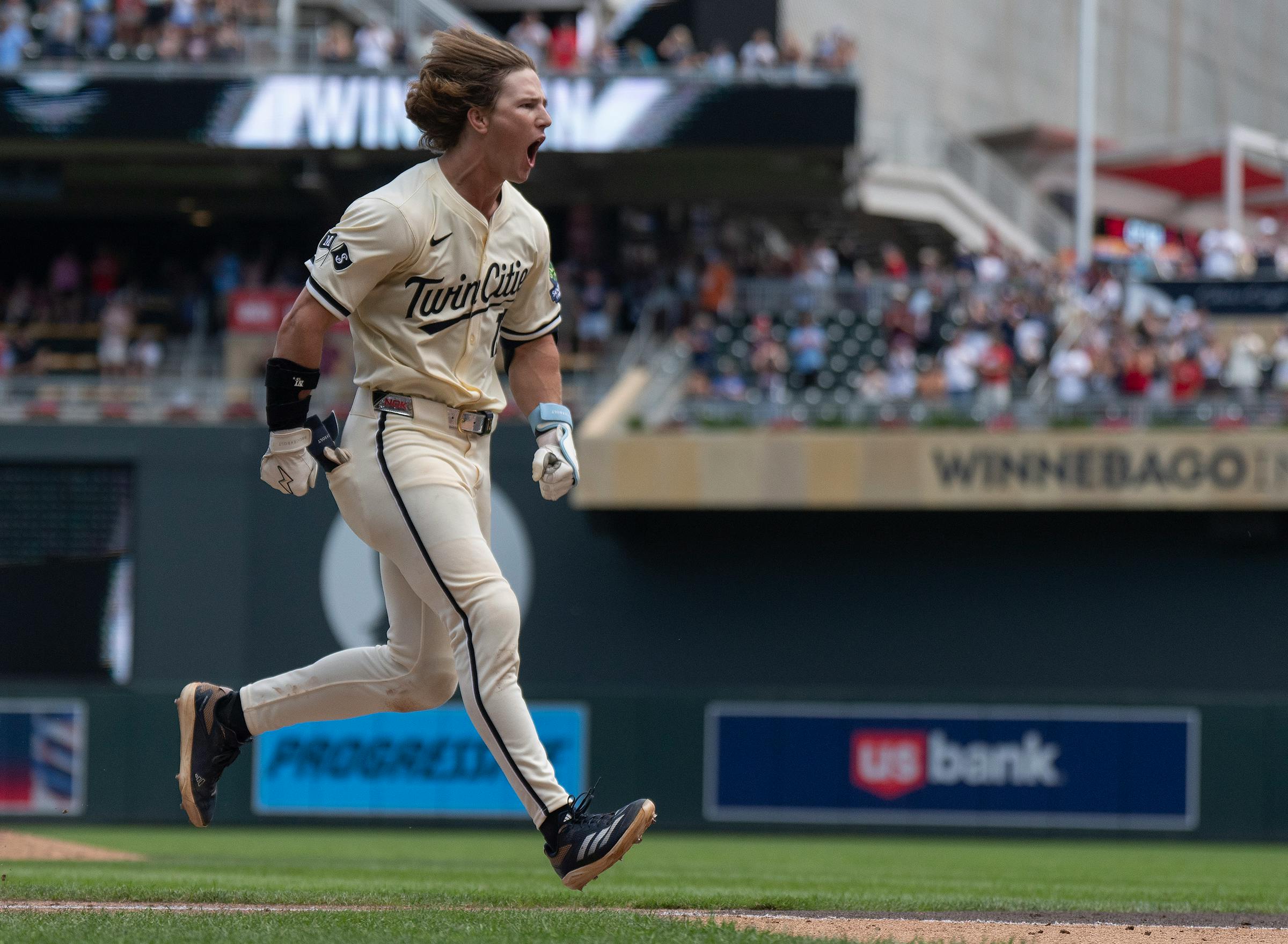 Luke Keaschall’s walk-off homer give Twins victory over Royals in 11 innings