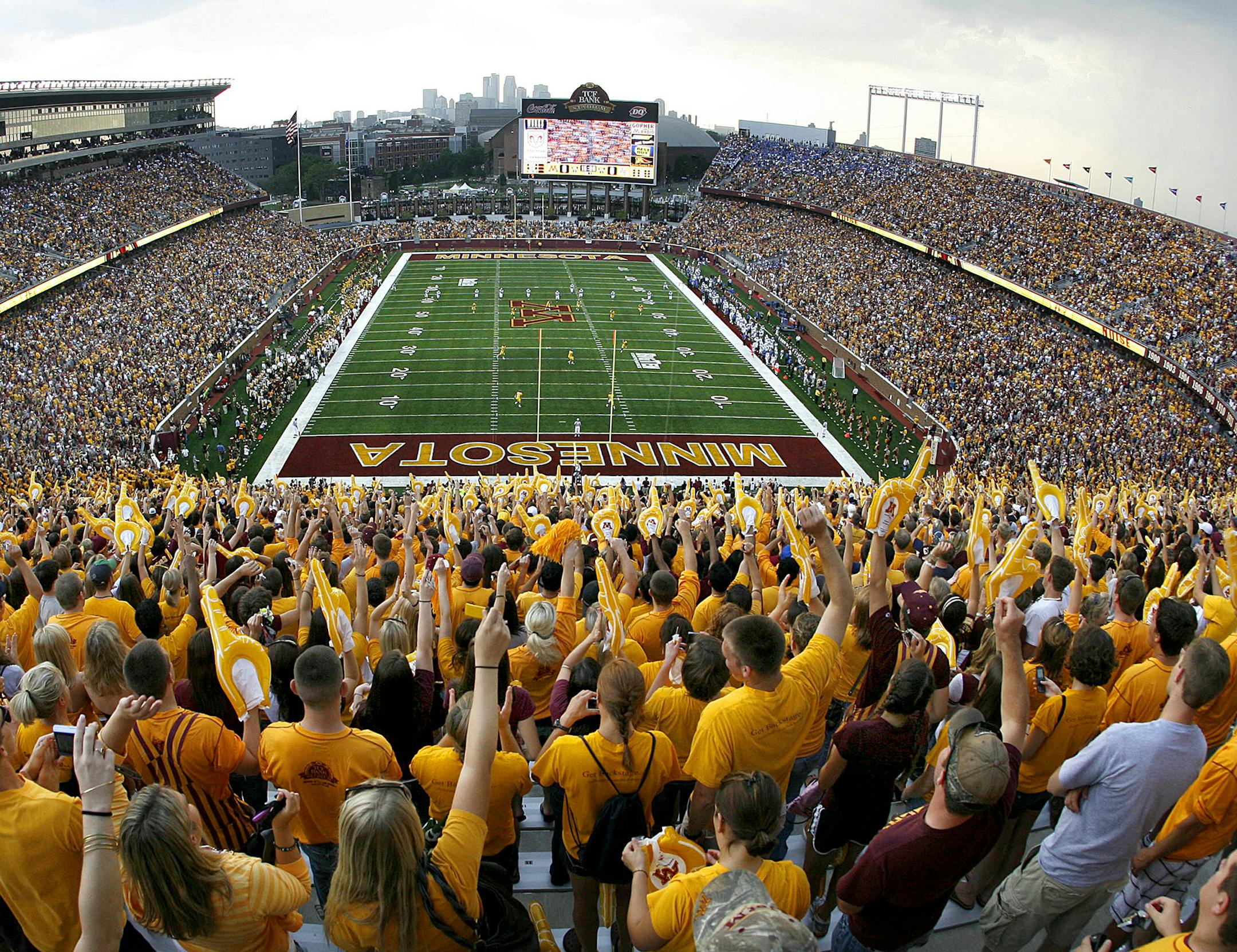 JIM GEHRZ • jgehrz@startribune.com Minneapolis/September 12, 2009/6:30 PM Golden Gopher football fans cheered as Air Force kicked the ball off on the first play of the outdoor era at the U of M at the new TCF Bank Stadium. ORG XMIT: MIN2014061322273438 ORG XMIT: MIN1406132236230421 ORG XMIT: MIN1704051112220542 ORG XMIT: MIN1711032139541249