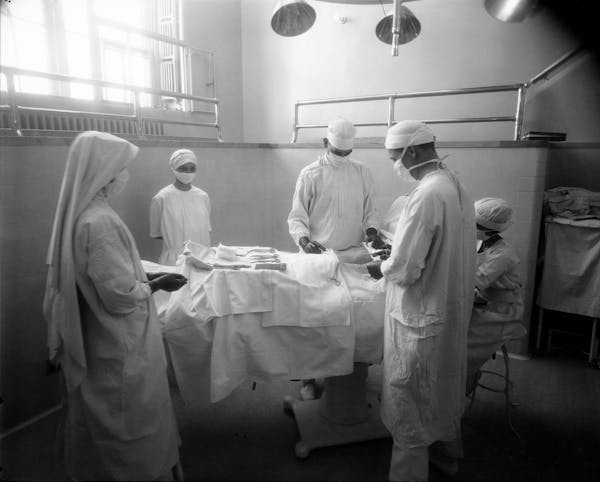 A 1923 operation at the Mayo Clinic.