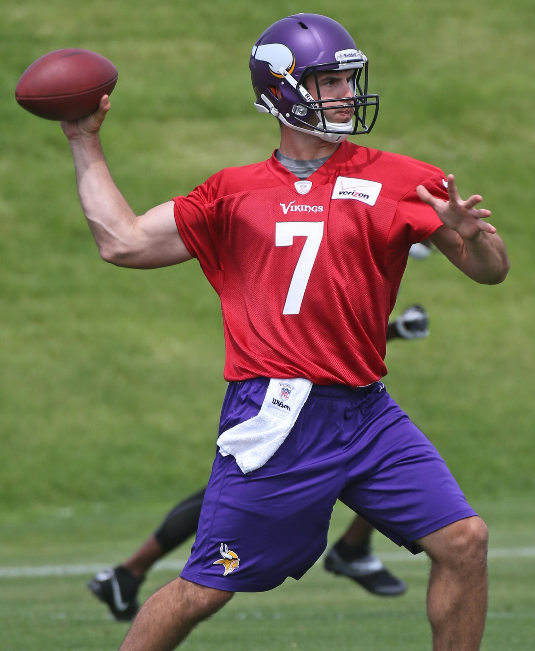 Vikings quarterback Christian Ponder passed during the 3rd day of Vikings mini-camp at Winter Park on 6/20/13.] Bruce Bisping/Star Tribune bbisping@startribune.com Christian Ponder/roster.