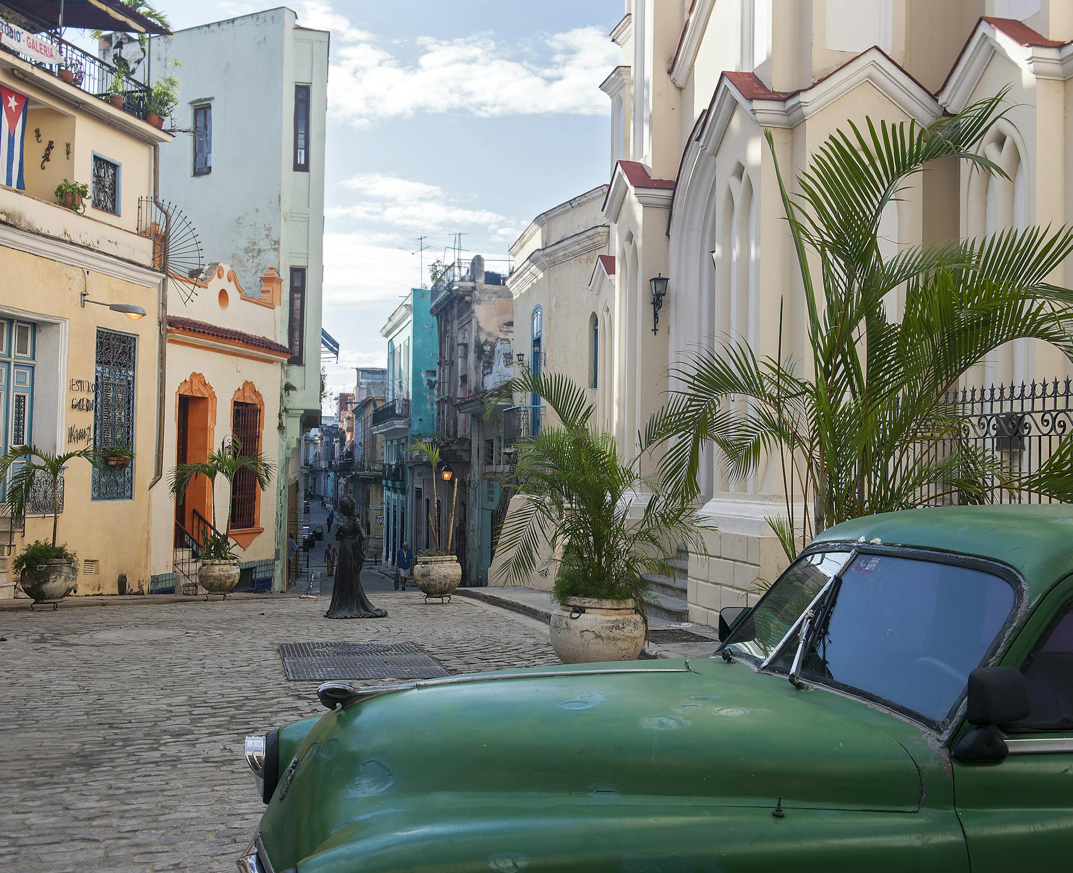 -- PHOTO MOVED IN ADVANCE AND NOT FOR USE - ONLINE OR IN PRINT - BEFORE NOV. 6, 2016. -- FILE — The courtyard of the church Iglesia del Santo Angel Custodio in Havana, Cuba, in December 2015. Travelers will soon be able to book accommodations to Cuba through TripAdvisor, one of the world’s largest travel websites. (Robert Rausch/The New York Times)