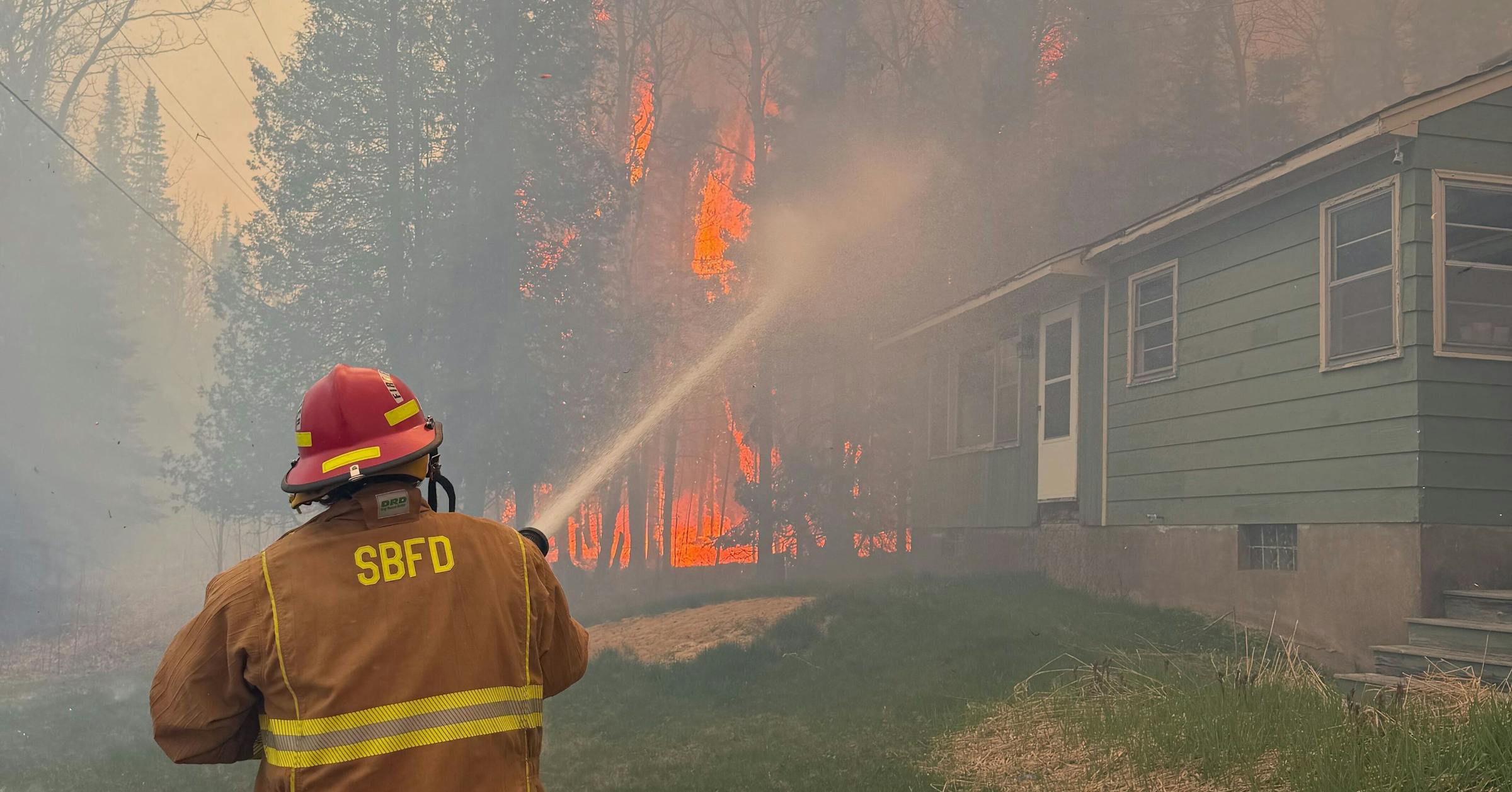 Wildfire closes Highway 61 on North Shore near Two Harbors