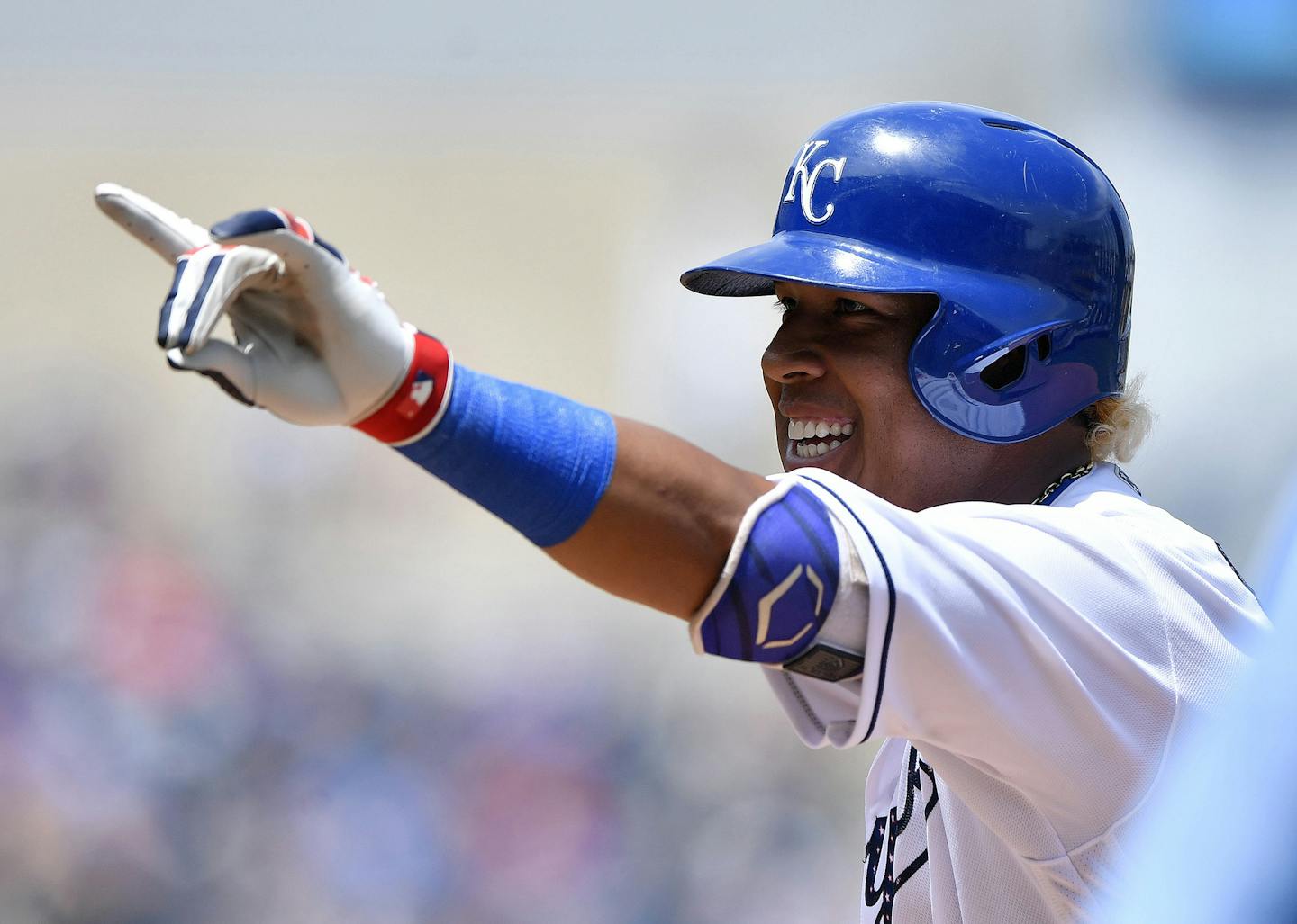 The Kansas City Royals' Salvador Perez signals to the dugout after his RBI single against the Minnesota Twins on July 2, 2017, at Kauffman Stadium in Kansas City, Mo. (John Sleezer/Kansas City Star/TNS)