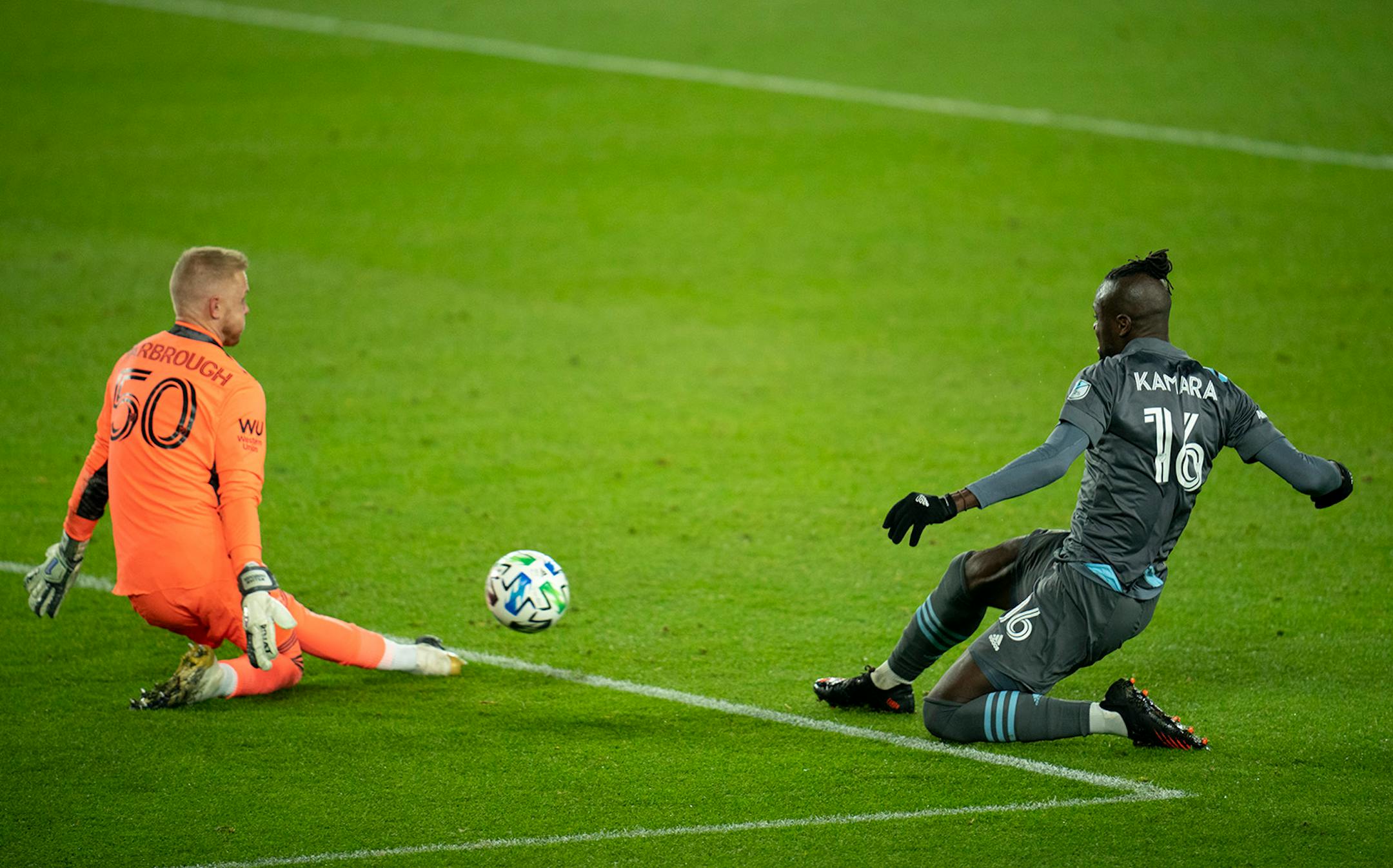 Colorado Rapids goalkeeper William Yarbrough (50) kicked out a second half shot by Minnesota United forward Kei Kamara (16).