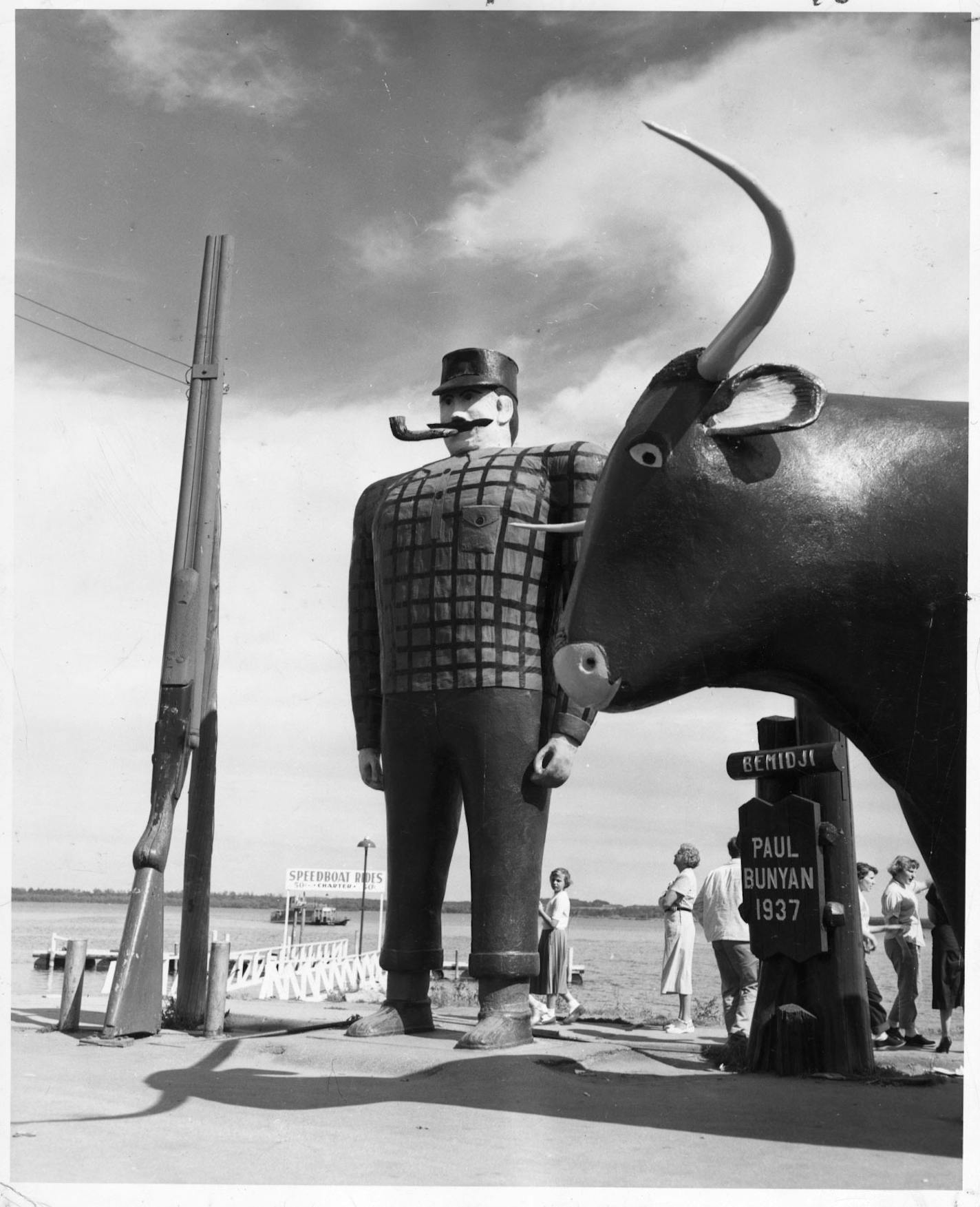 Shown are the Paul Bunyan and Babe the Blue Ox statues in Bemidji, Minnesota. 1956 or older handout photo courtesy of the Minnesota Department of Business Development.