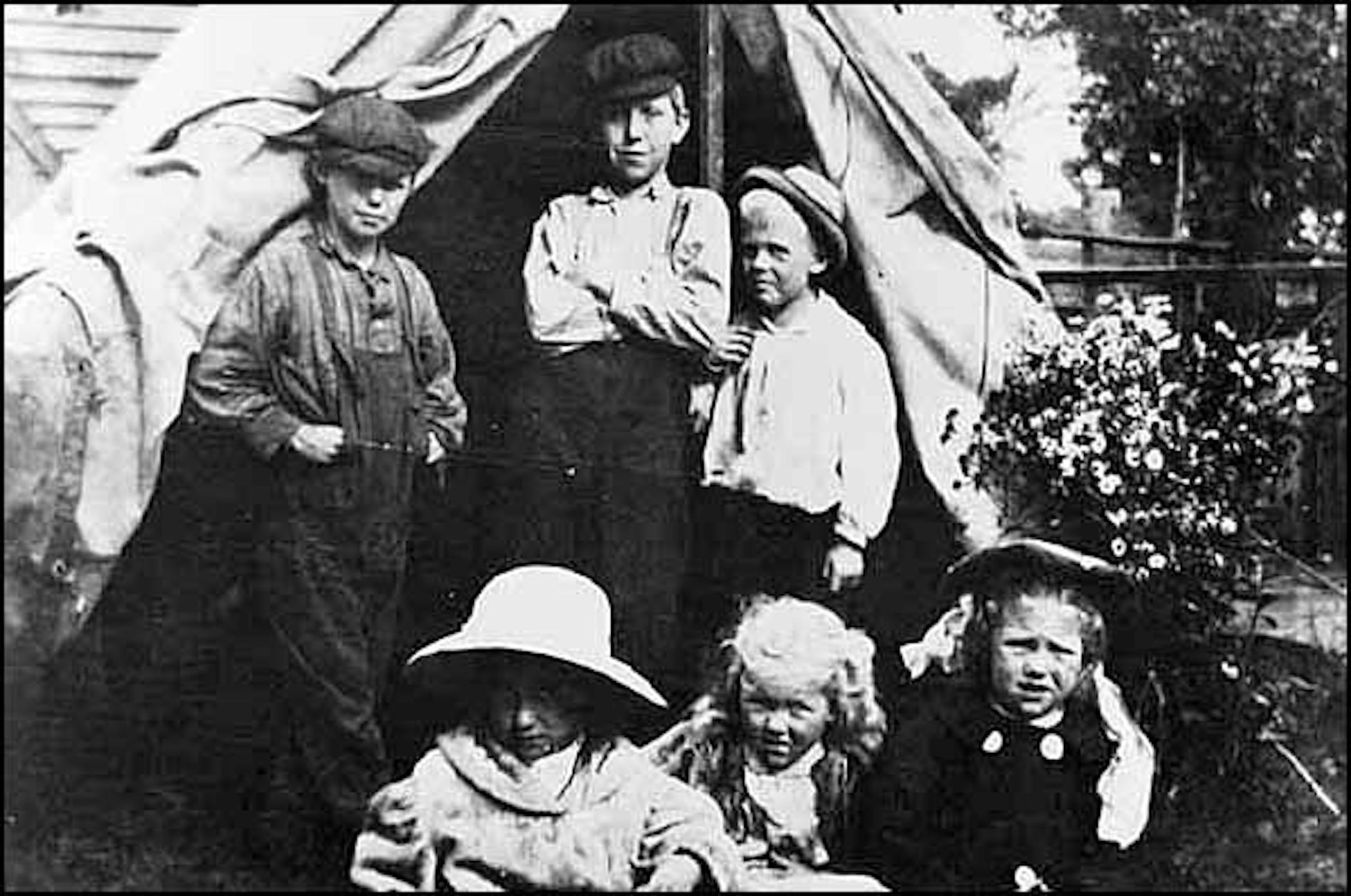 Children camping on Pigs Eye Island, 1910
