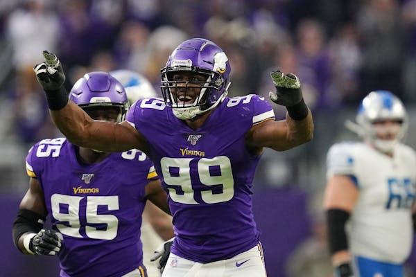 5 extra points: Painful payday for Vikings; an embarrassed team
