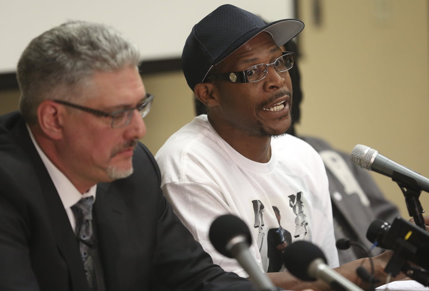 Walter Franklin , father of Terrance Franklin, who was shot and killed by police, talked to the media about what he saw when he and the rest of the rest family viewed his son's body during a press conference at the a Min., Thursday, May 30, 2013. ] (KYNDELL HARKNESS/STAR TRIBUNE) kyndell.harkness@startribune.com