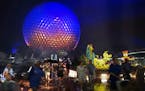 At Epcot Center, the day comes to an end as visitors head home .] Richard Tsong-Taatarii/rtsong-taatarii@startribune.com ORG XMIT: MIN1505131457470130