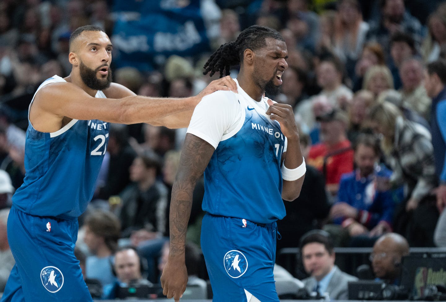 Rudy Gobert réconfortant son coéquipier, Naz Reid
