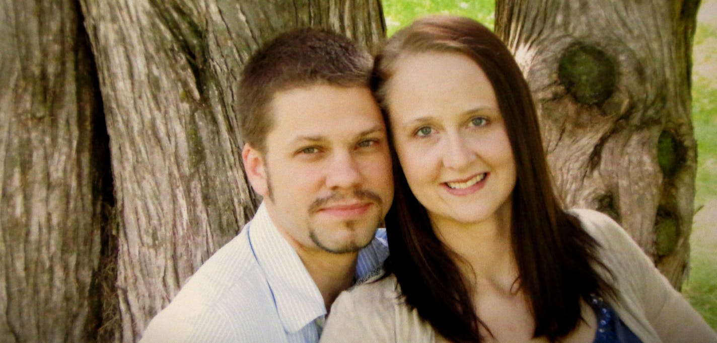 A picture of Cold Spring police officer Tom Decker and his wife Alicia in Cold Spring, Min., Friday November 30, 2012. Decker was fatally shot late Thursday by Ryan Michael Larson. ] (KYNDELL HARKNESS/STAR TRIBUNE) kyndell.harkness@startribune.com ORG XMIT: MIN1211301722370176