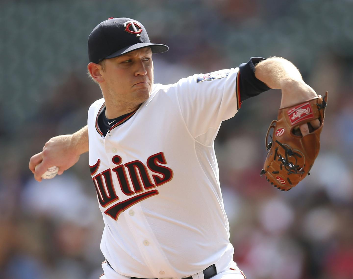 Twins starting pitcher Tyler Duffey throwing in the first inning Sunday afternoon at Target Field. ] JEFF WHEELER &#xef; jeff.wheeler@startribune.com The Twins closed out their series with the Los Angeles Angels in an MLB baseball game Sunday afternoon, September 20, 2015 at Target Field in Minneapolis.