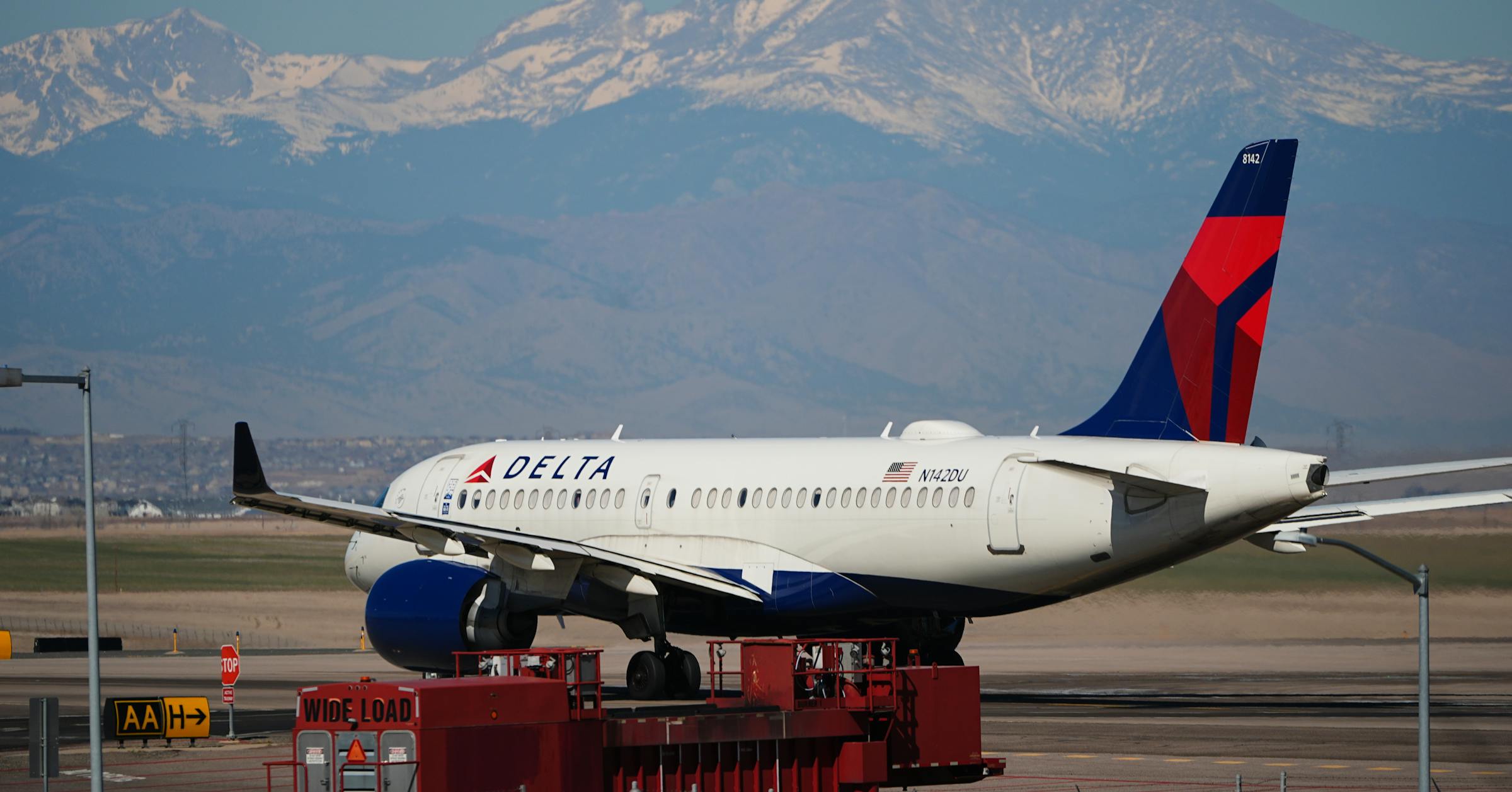 Delta Ffe 45 Delta increases checked bag fee to $45 amid surging fuel prices