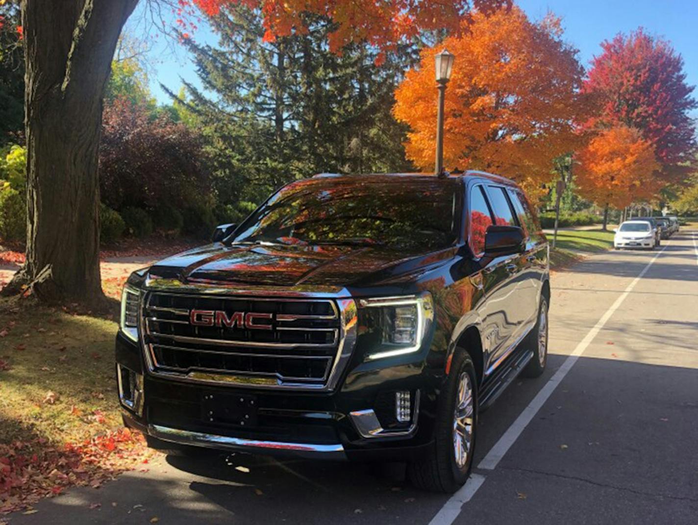 Customers and fans of Chey Car luxury car service donated more than $17,000 to help owner Chey Eisenman buy some new wheels and get back on the road after an underinsured driver crashed into her.