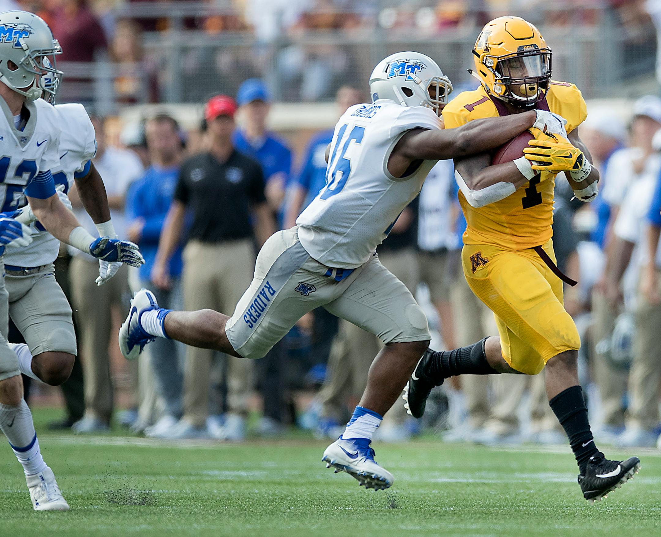 Minnesota's running back Rodney Smith