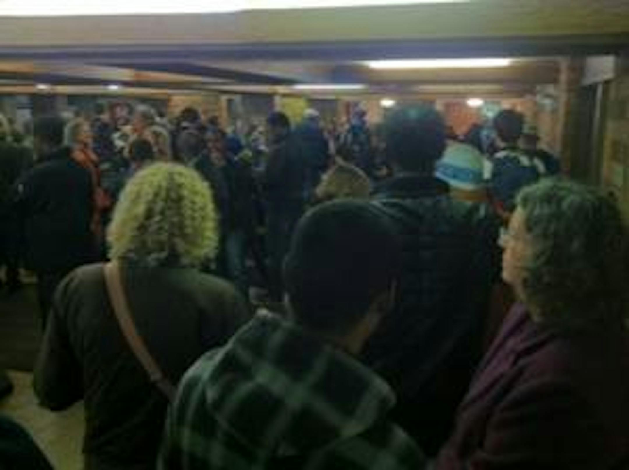 Voters in the foreground waited an hour and a half to get to this point. They probably had an hour to go (photo by Bill McAuliffe)