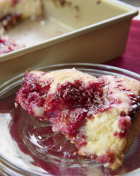 Raspberry Pudding Cake. (Haley Nelson/Pittsburgh Post-Gazette/TNS) ORG XMIT: 1188104