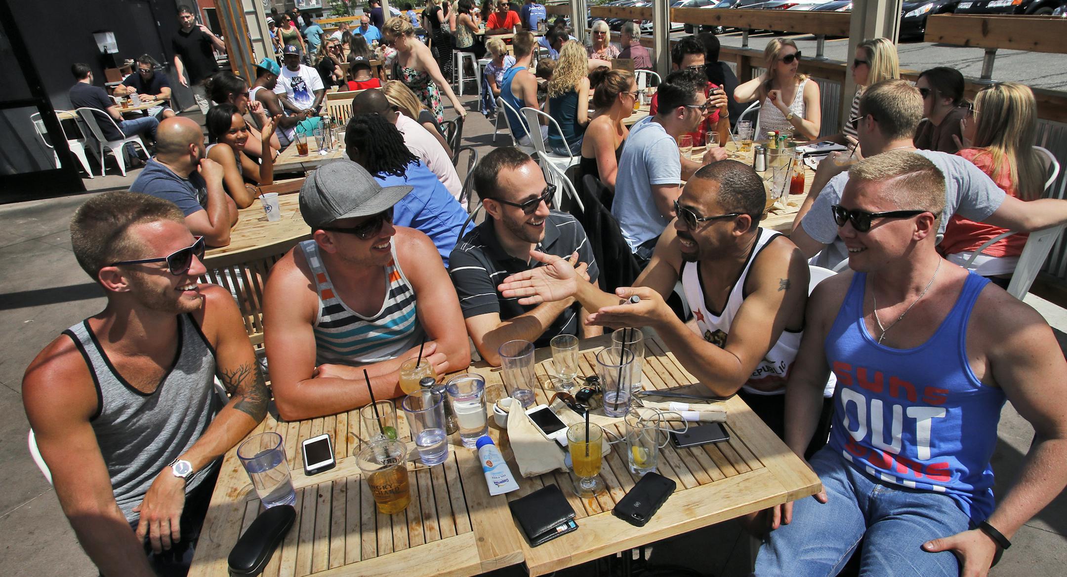Profile of Bone Yard in Minneapolis uptown as it gears up for Sunday Funday events. ] (MARLIN LEVISON/STARTRIBUNE(mlevison@startribune.com)