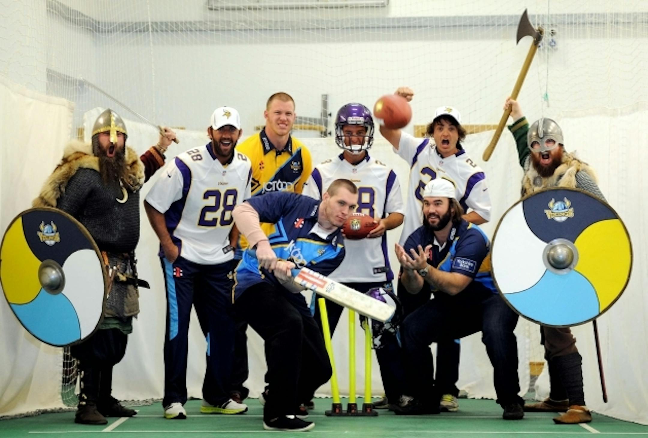 Simon Wilkinson/SWPIX.COM 27/03/2013 - Cricket Yorkshire Vikings meet NFL Giants Minnesota Vikings at Headingley..copyright picture - simon wilkinson - simon@swpix.com - Yorkshire Vikings players  Phil Jaques Jack Brooks and Liam Plunkett meet up with NFL Minnesota Vikings John Sullivan Harrison Smith and Kyle Ruddolph for some net sessions at Headingley today...see story