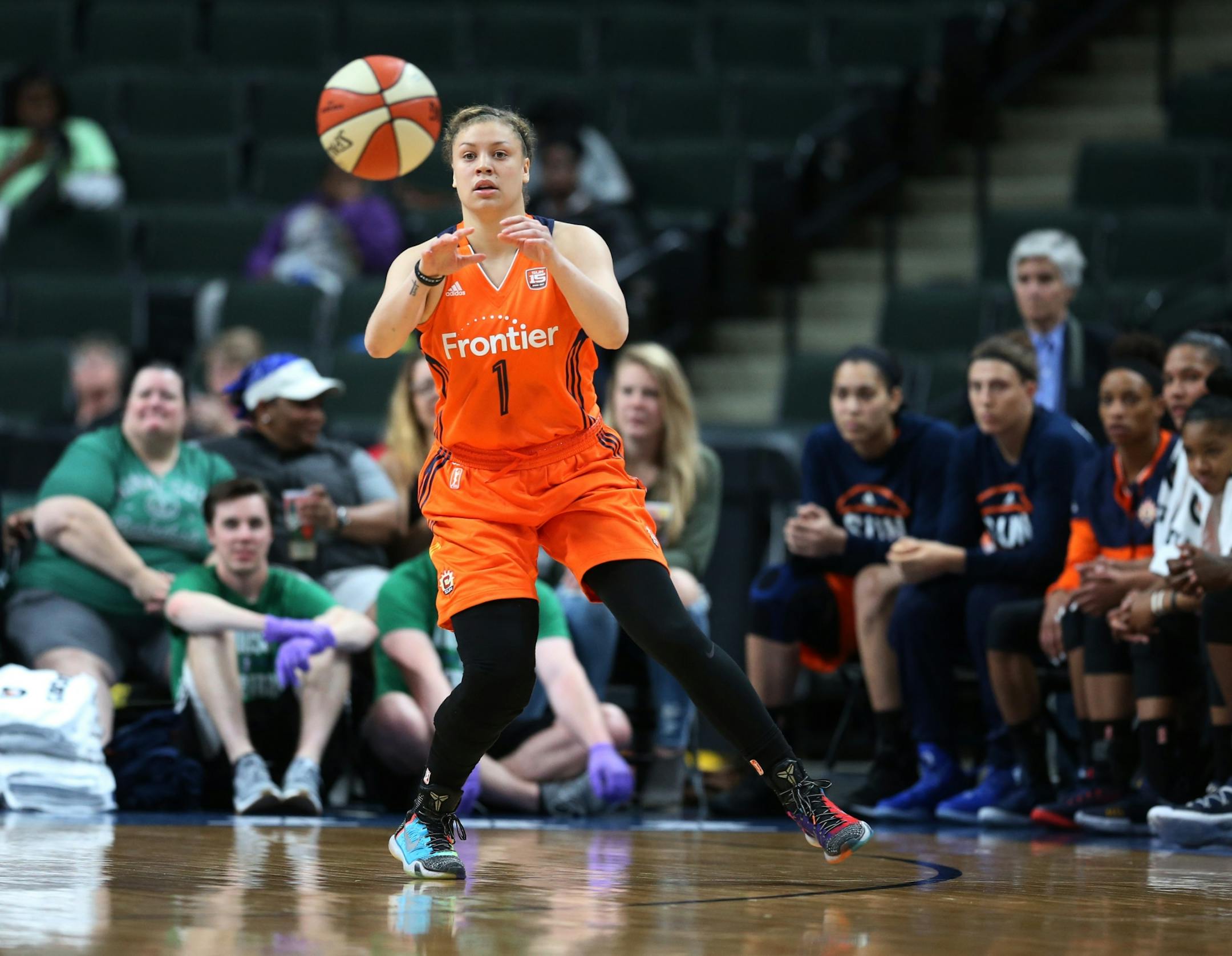 Connecticut Sun guard Rachel Banham (1) received the ball from a teammate during the second half at Xcel Energy Center May 22, 2017 in St. Paul, MN.