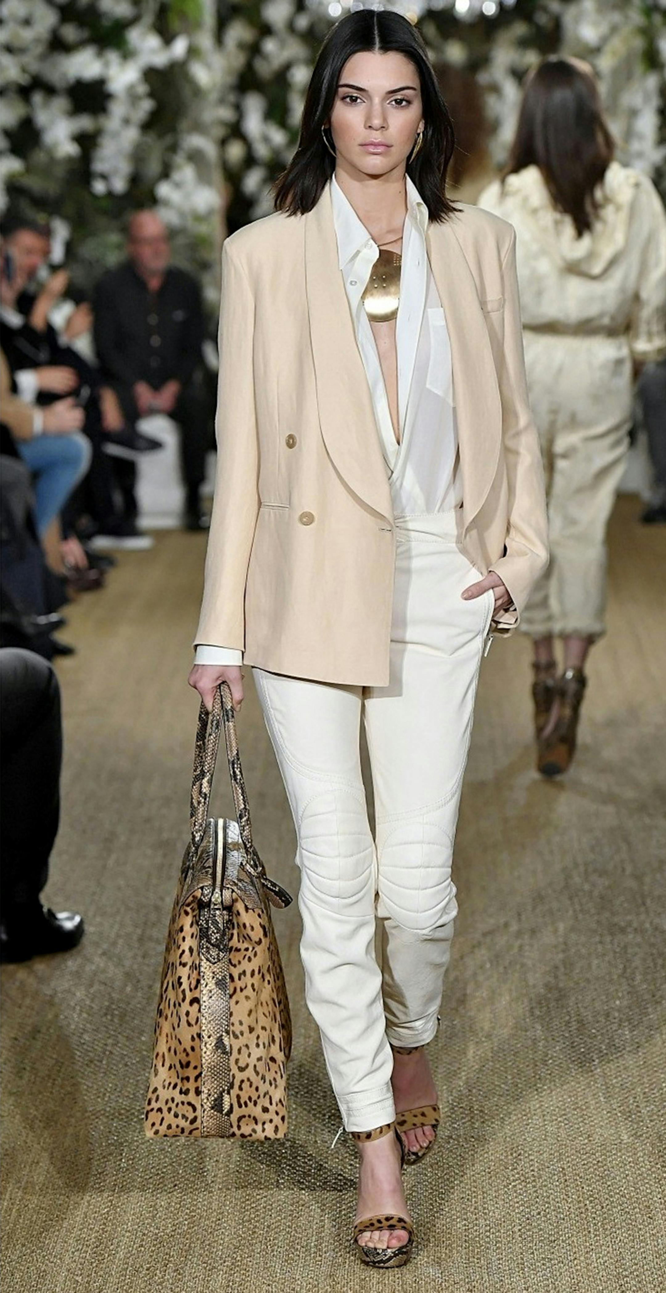 Fall 2017 looks from Victoria Beckham. MUST CREDIT: Photos for The Washington Post by Marcelo Soubhia, MCV Photo