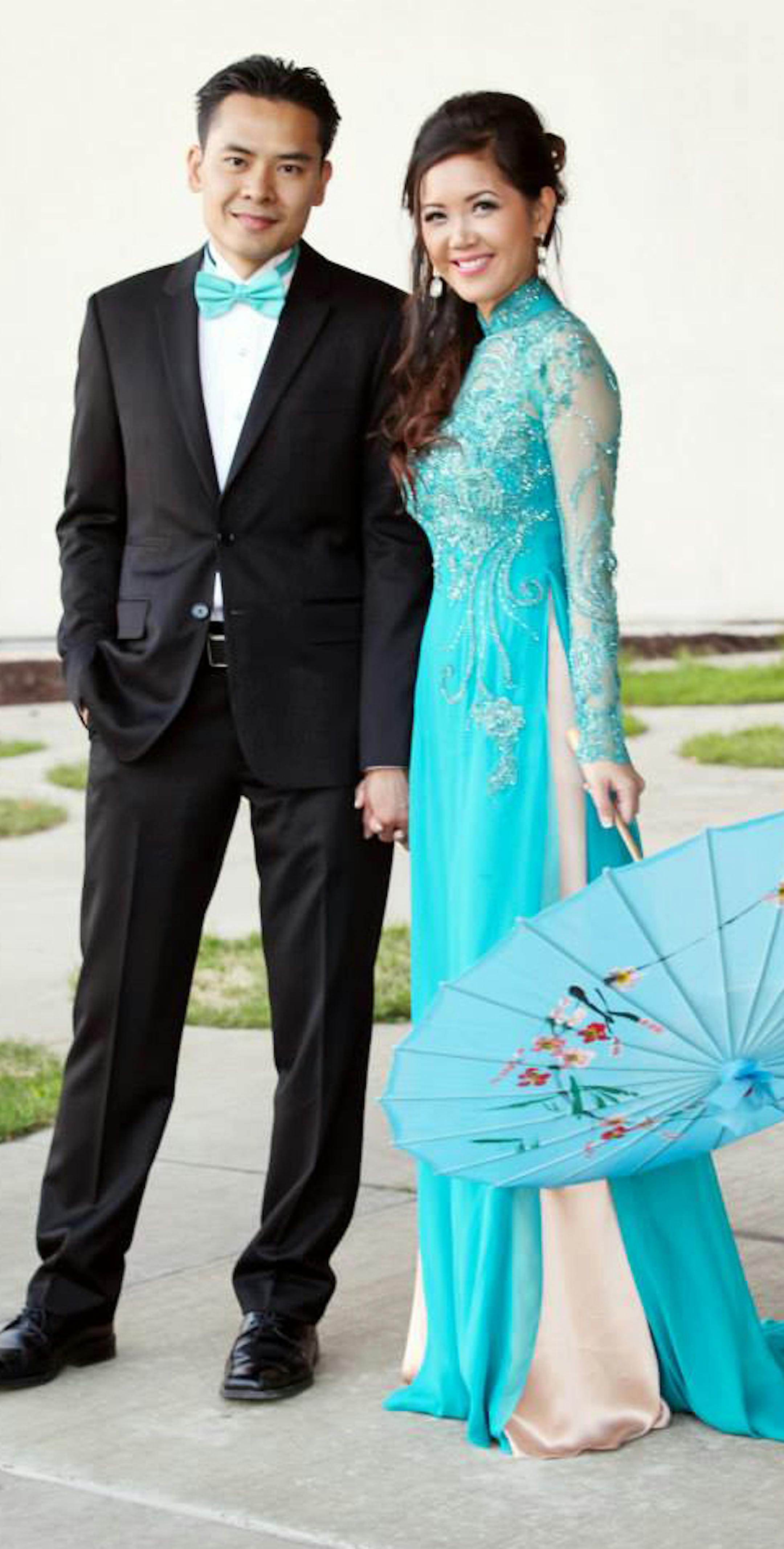 Blue wedding dress, sunday style