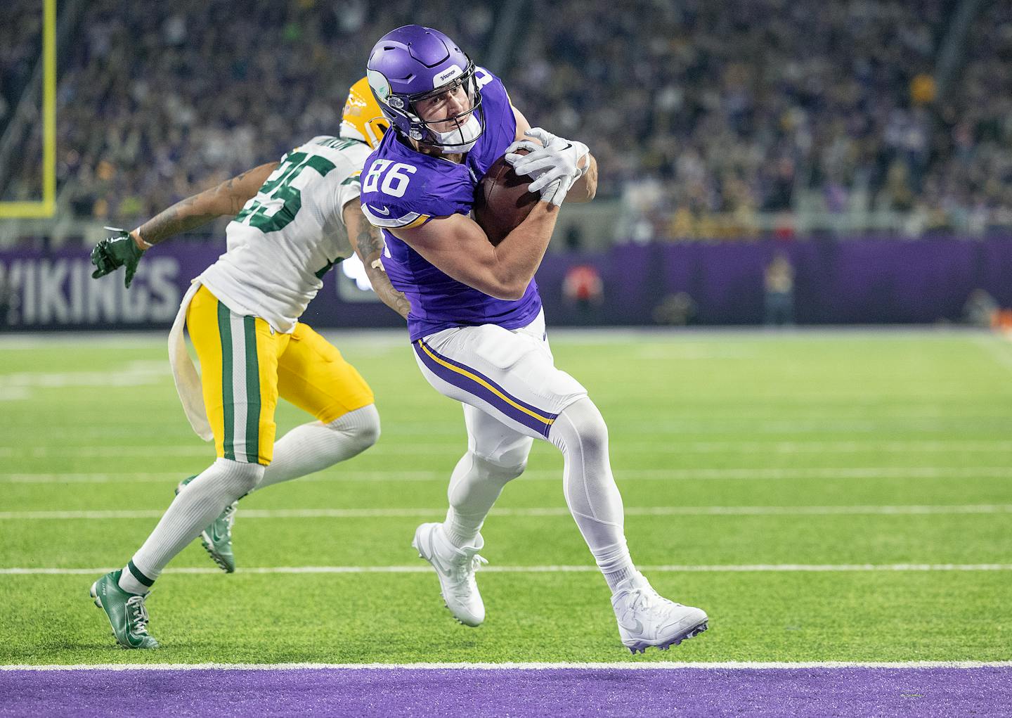 Vikings agree to terms with tight end Johnny Mundt on new contract