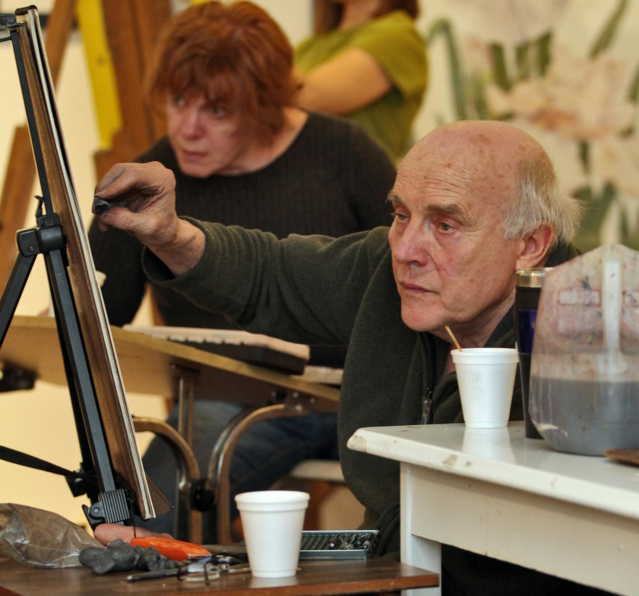 Life drawing class at Florence Hill's Art Studio in northeast Minneapolis. Artist Dan Altmann, right. (MARLIN LEVISON/STARTRIBUNE(mlevison@startribune.com