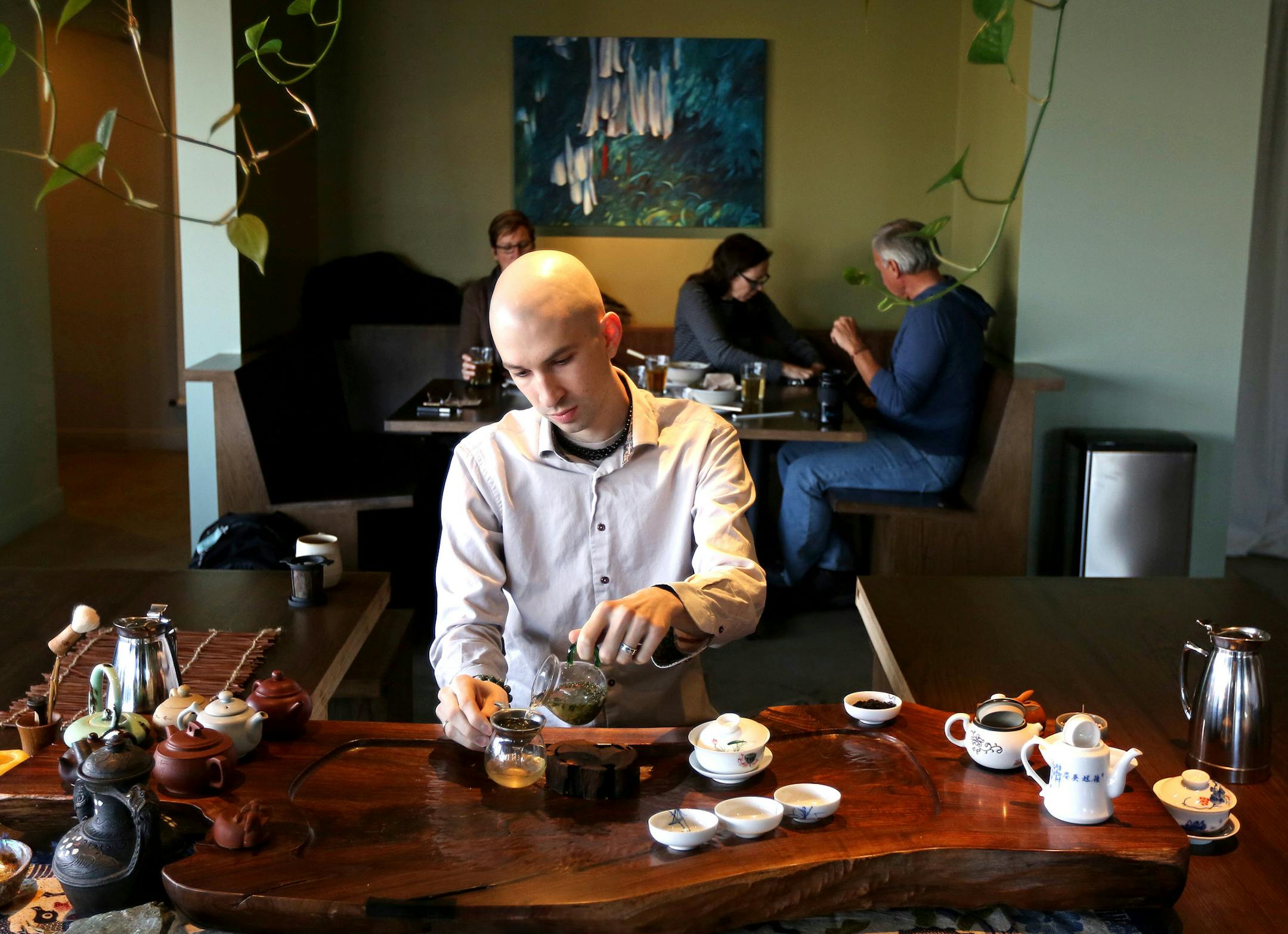 David Duckler president of the Verdant Tea tasting room and tea bar poured tea November 10, 2013 in Minneapolis , MN. ] JERRY HOLT ‚Ä¢ jerry.holt@startribune.com